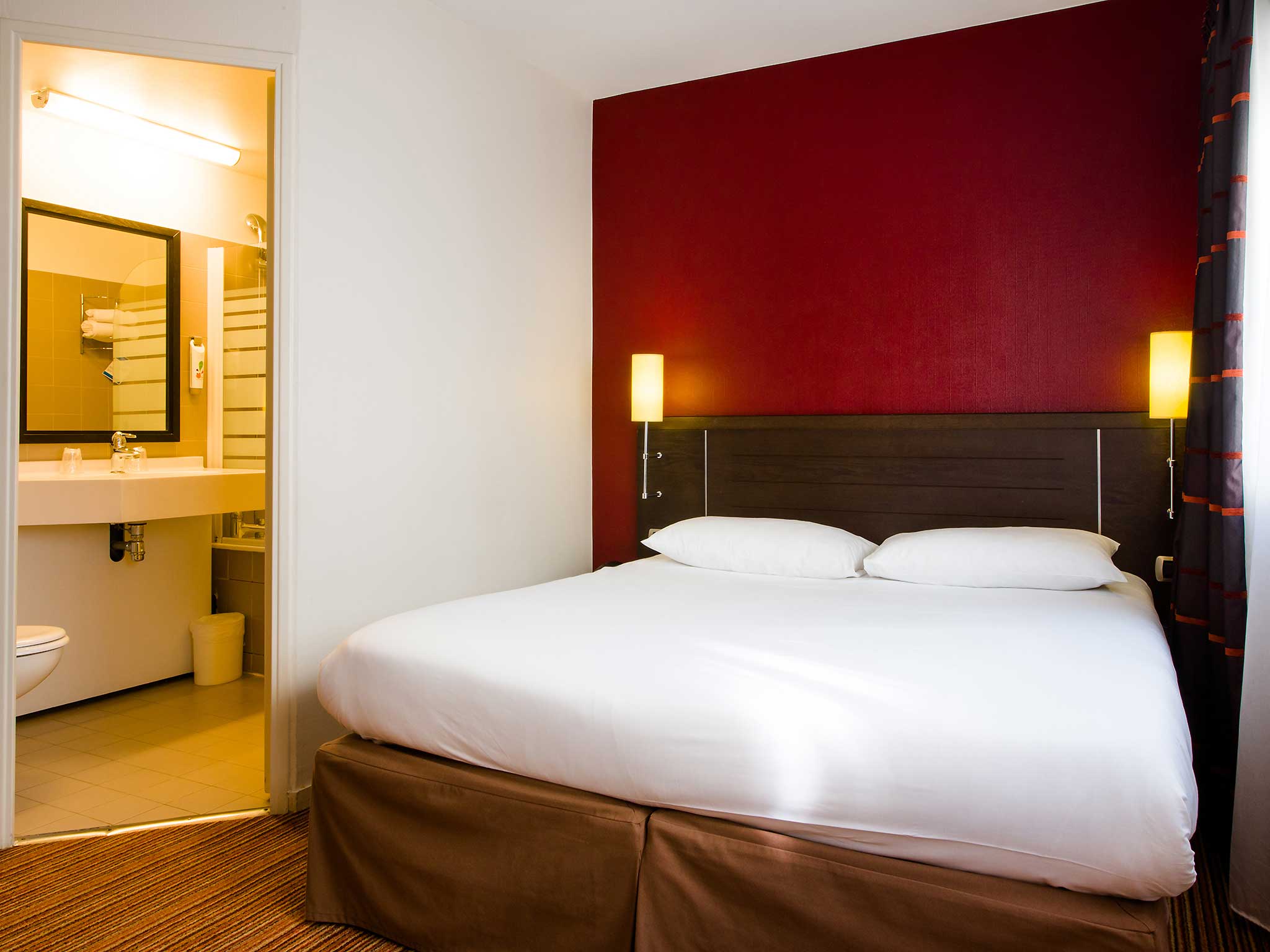 Hotel NANTES ibis Styles Nantes Centre Place Royale