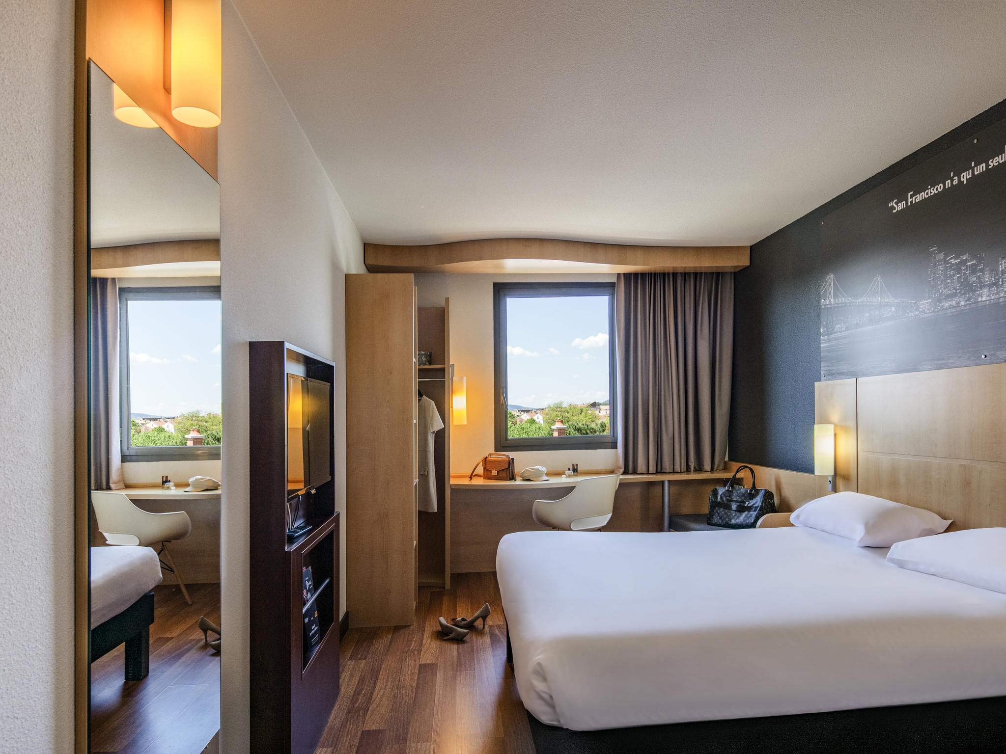 Foto - IBIS Cannes Mouans Sartoux Piscine parking gratuit