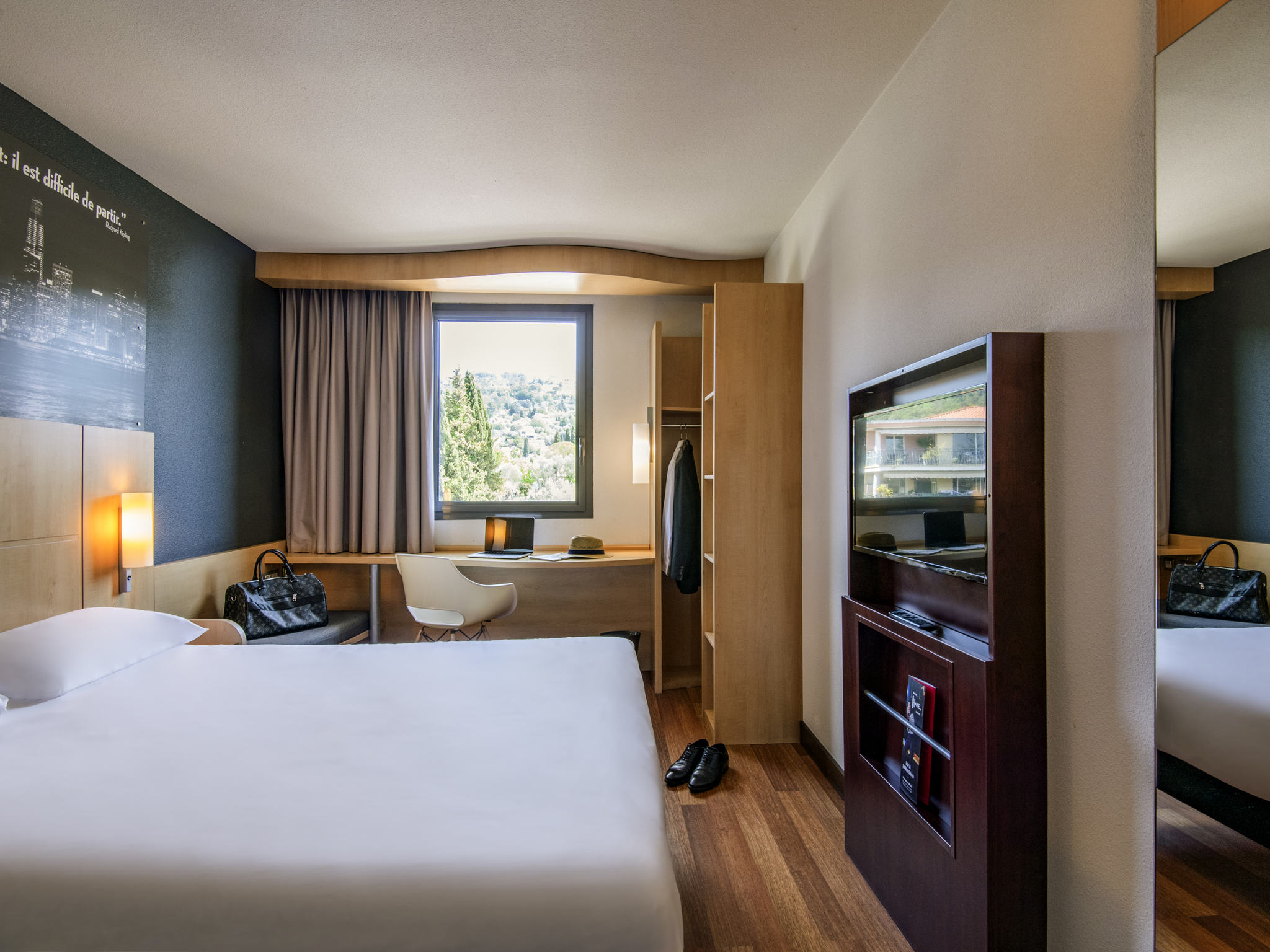 Foto - IBIS Cannes Mouans Sartoux Piscine parking gratuit