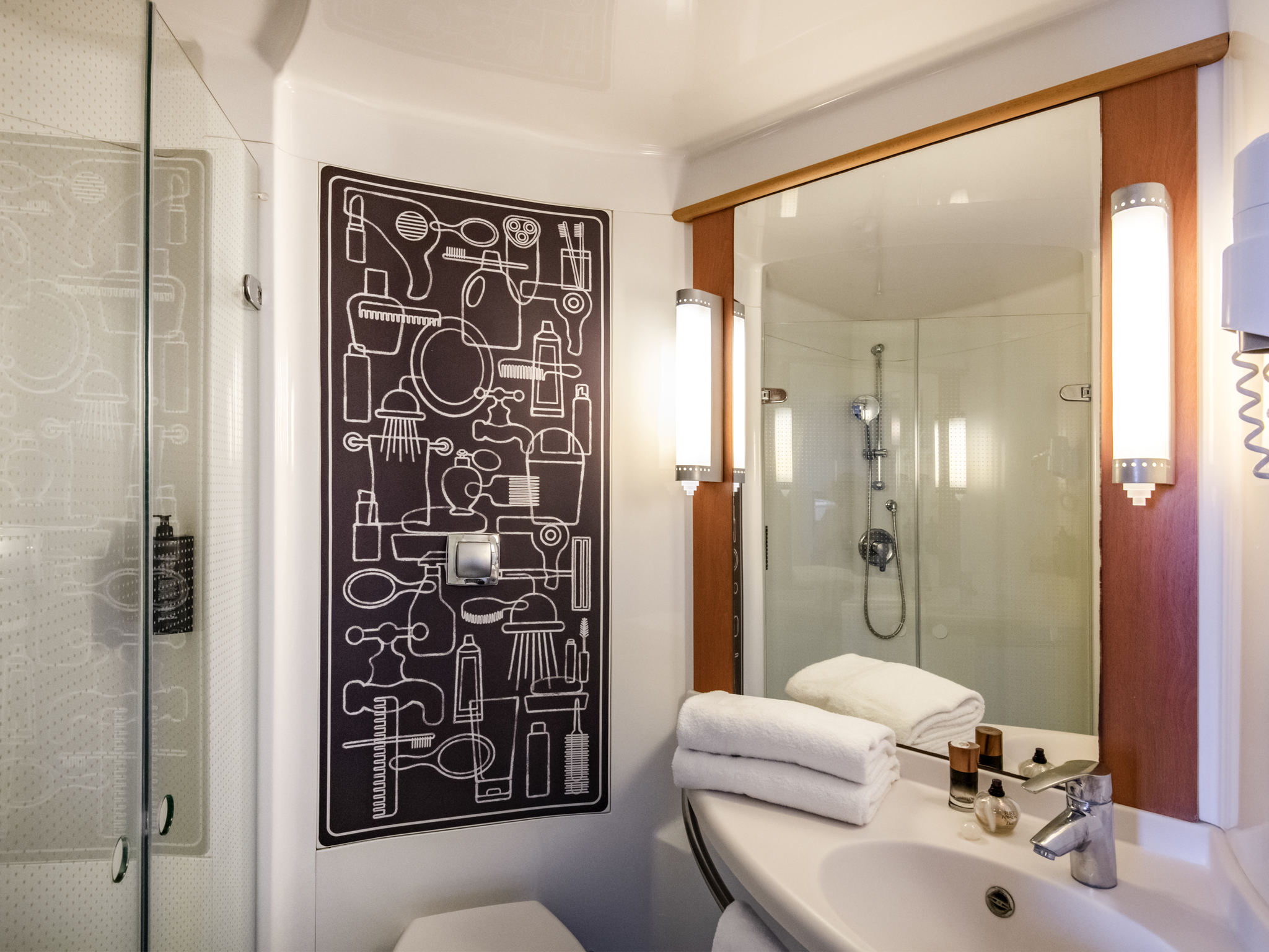 Foto - IBIS Cannes Mouans Sartoux Piscine parking gratuit