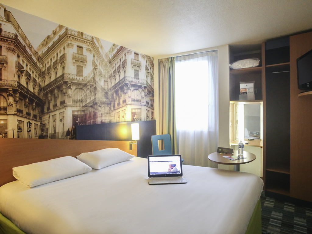 ibis Styles Orleans - Image 1