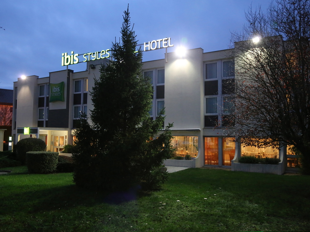 ibis Styles Orleans - Image 2