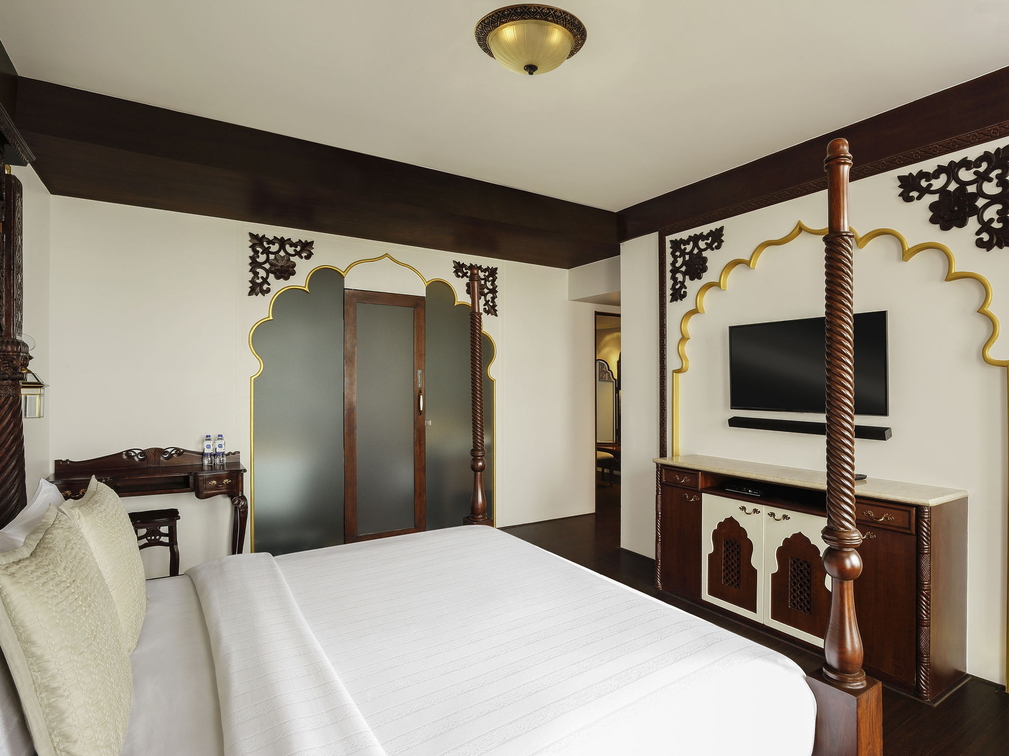 Photo - Novotel Mumbai Juhu Beach