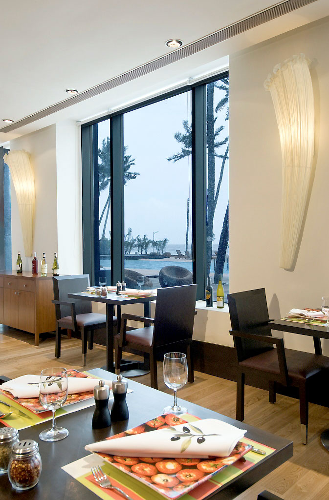 Photo - Novotel Mumbai Juhu Beach