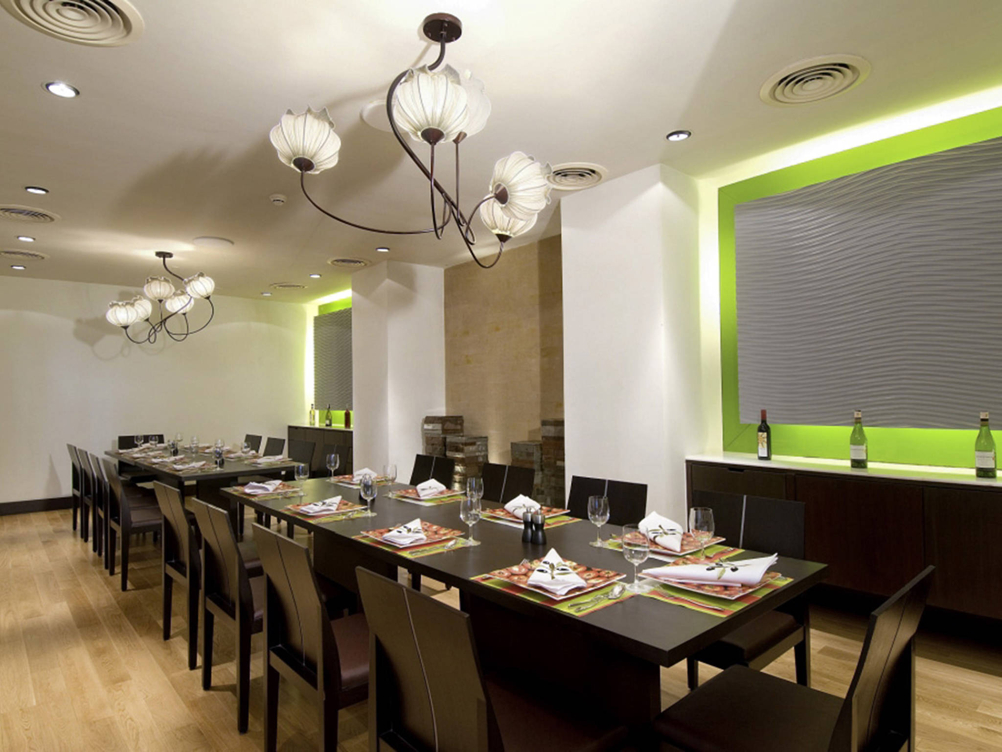 Photo - Novotel Mumbai Juhu Beach