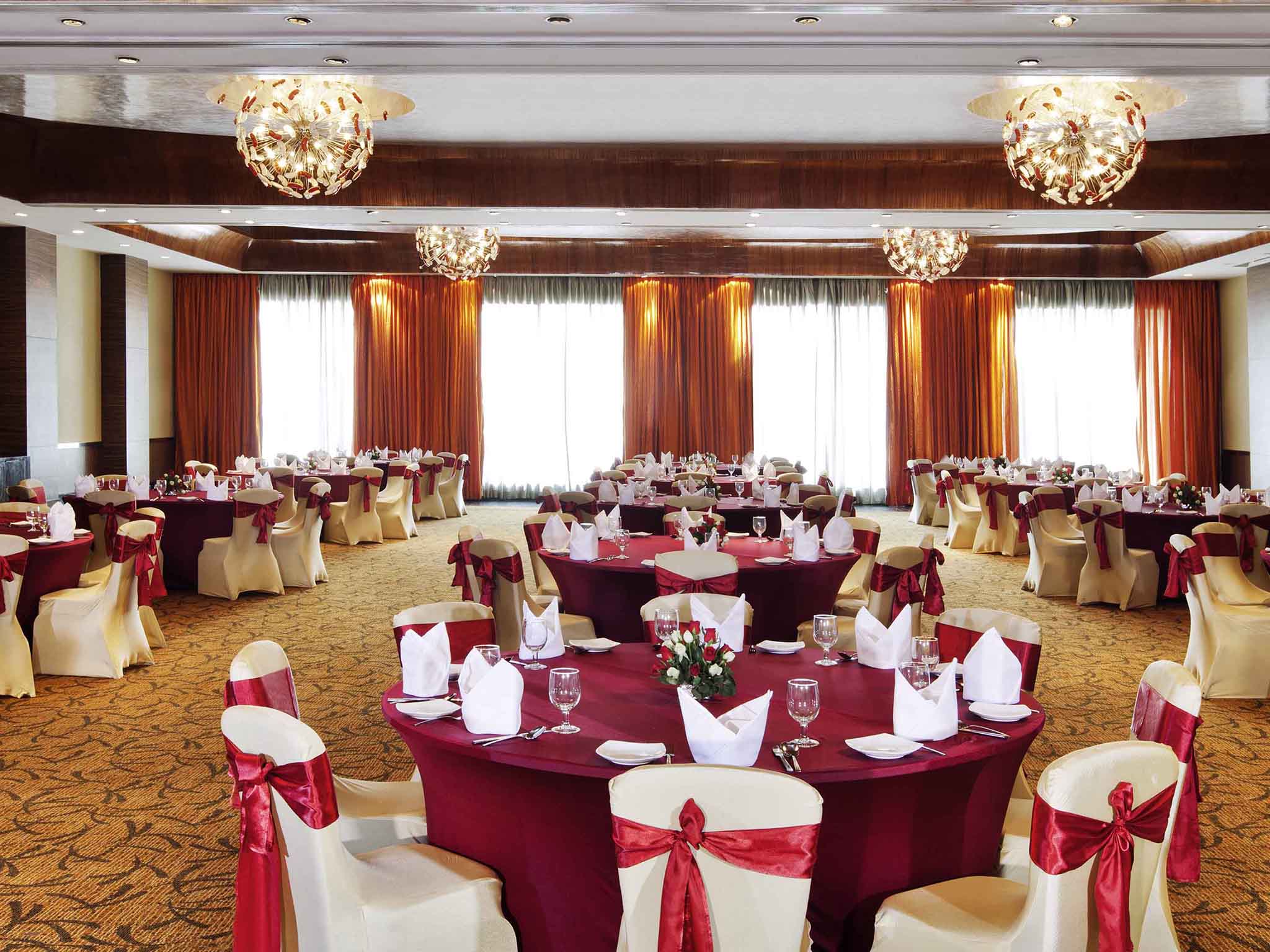 Photo - Novotel Mumbai Juhu Beach