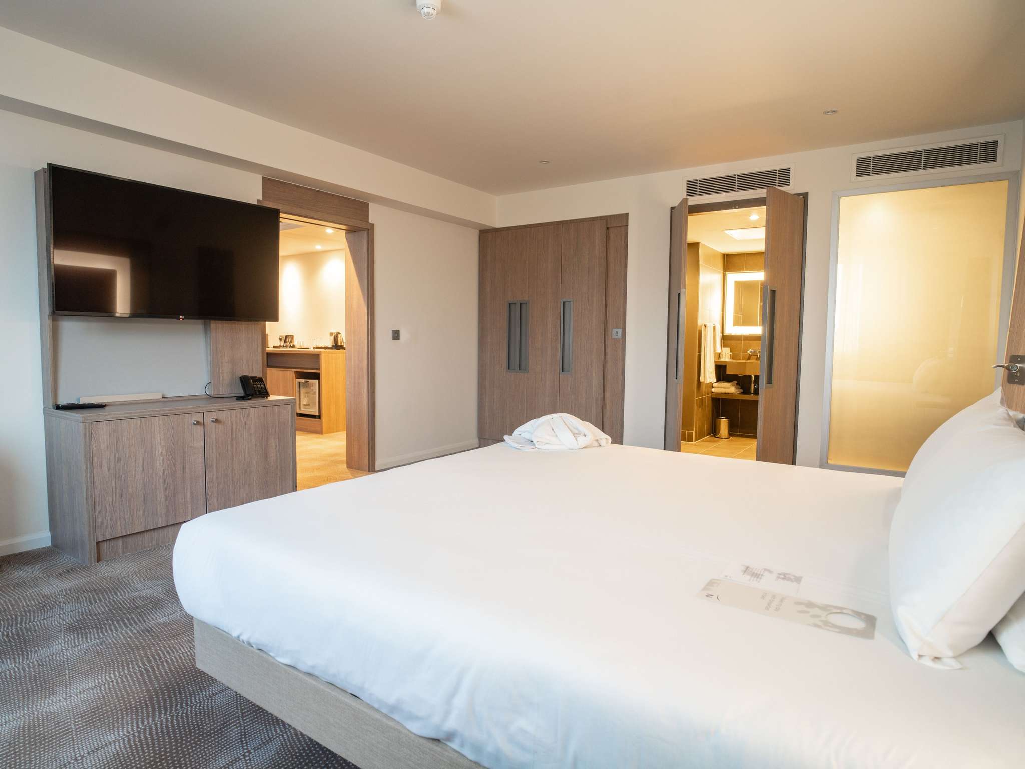 Photo - Novotel London Brentford