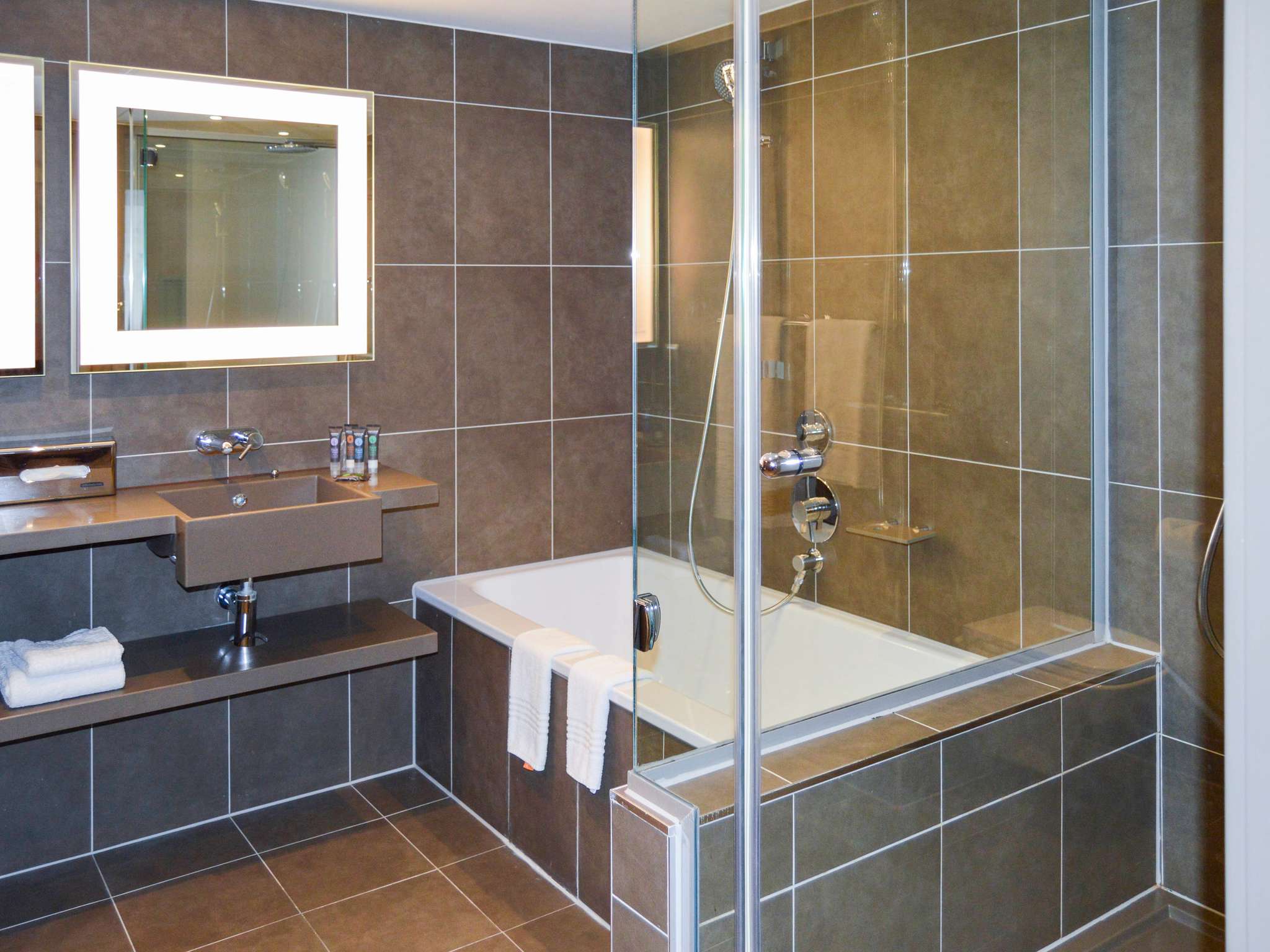 Photo - Novotel London Brentford