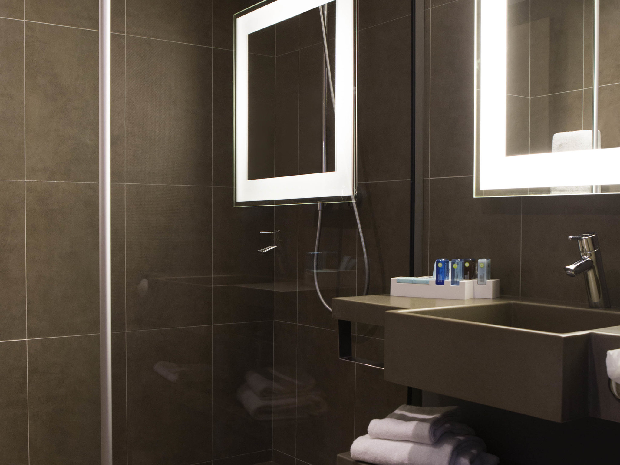 Photo - Novotel London Brentford