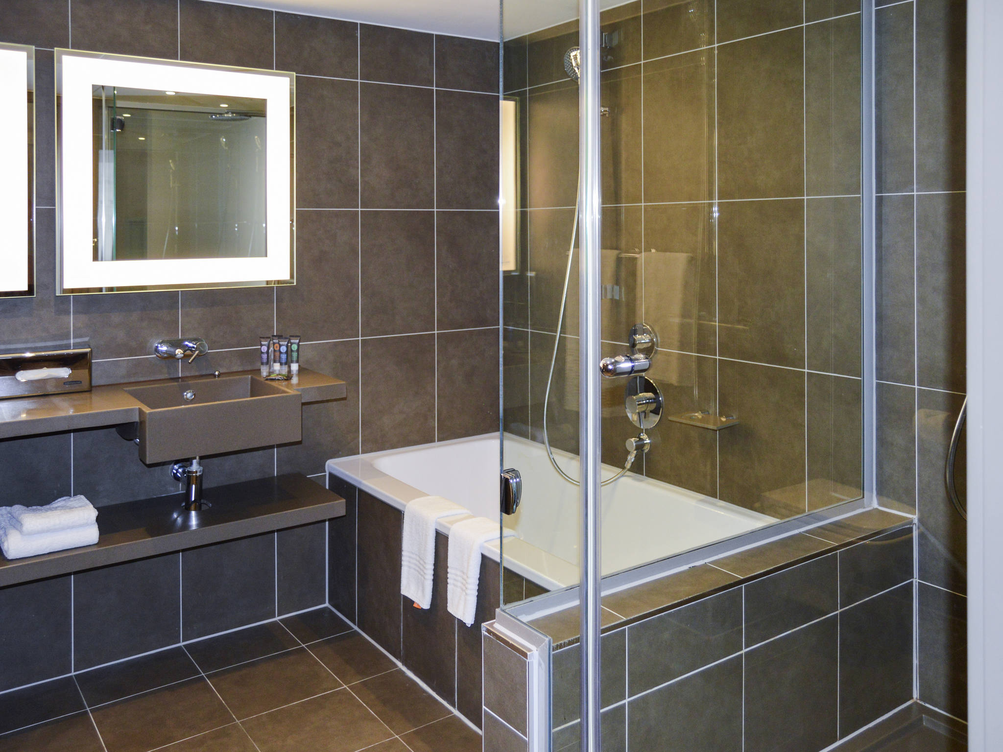 Photo - Novotel London Brentford