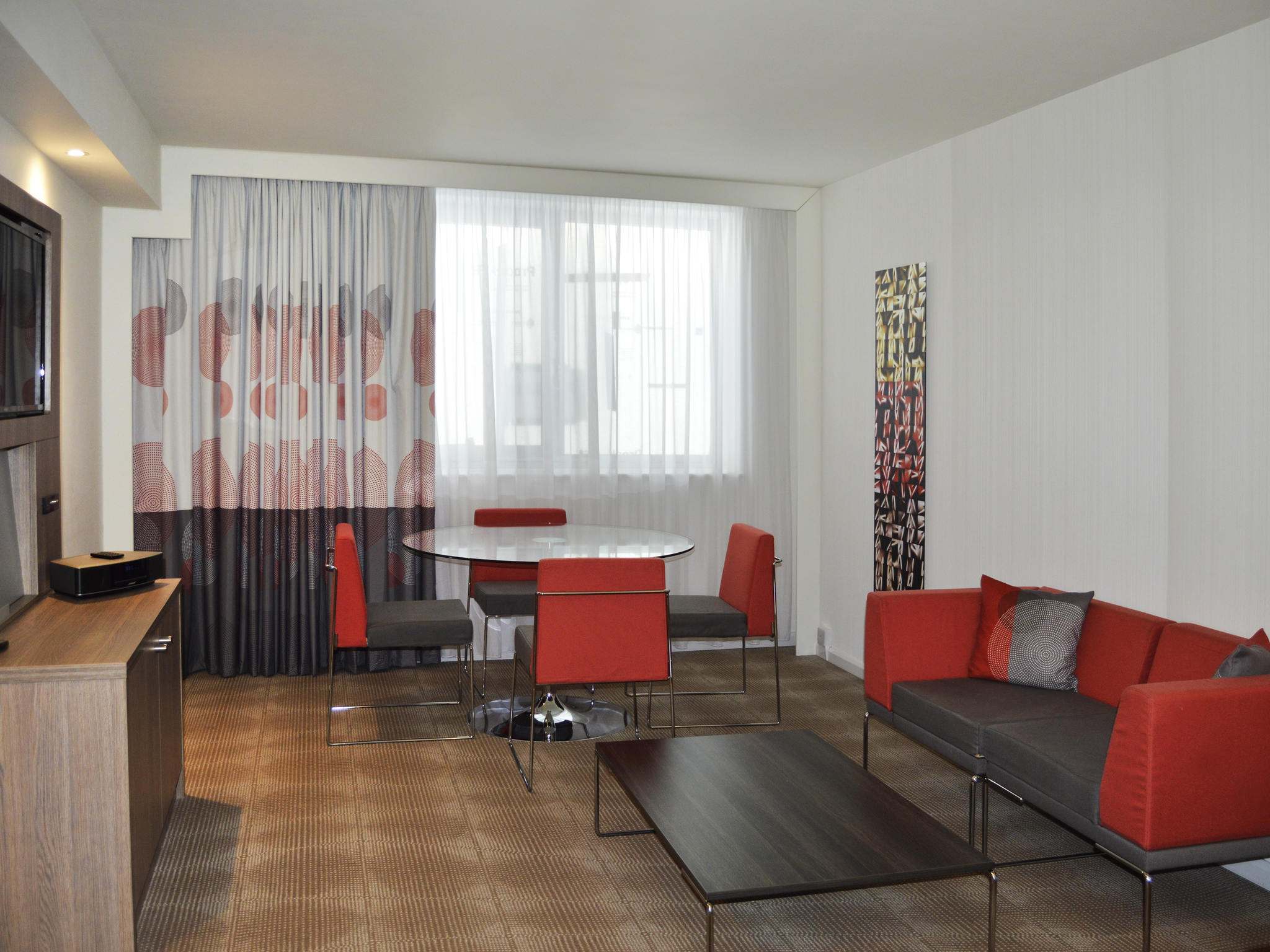 Photo - Novotel London Brentford