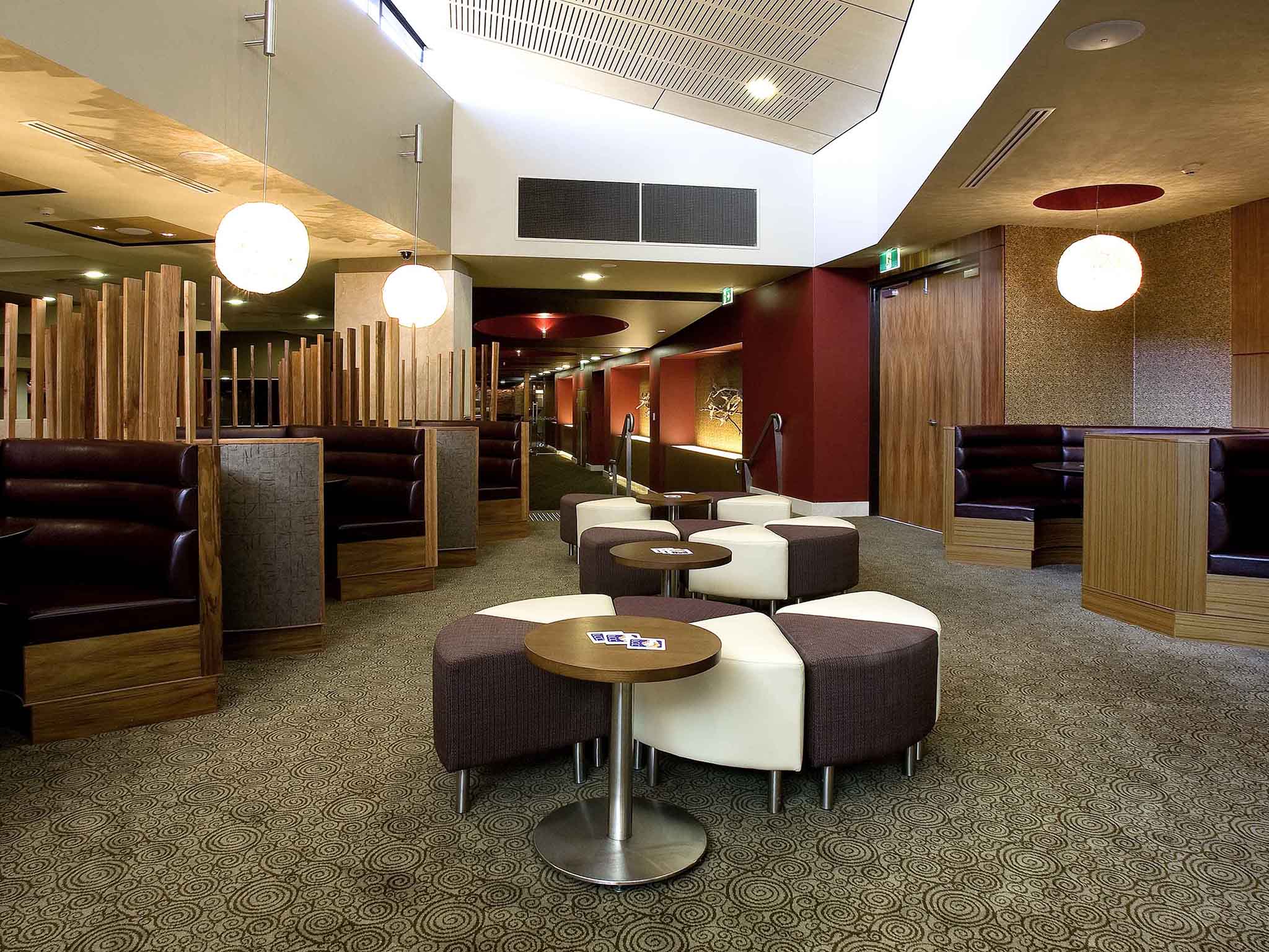 Mercure Sydney Liverpool Accorhotels Bar Mercure Sydney Liverpool