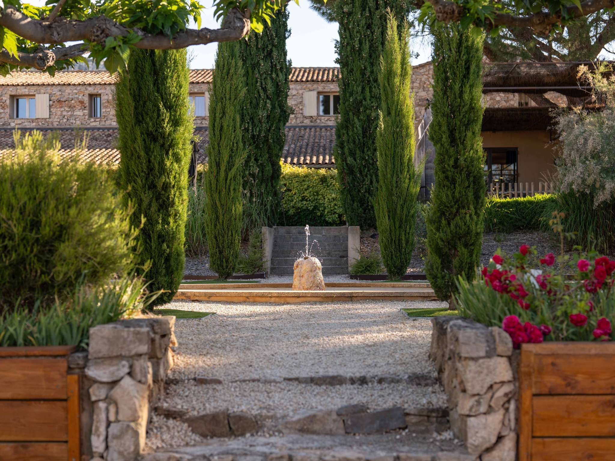 Hôtel à CHATEAUNEUF LE ROUGE  Hôtel Mercure AixenProvence Sainte