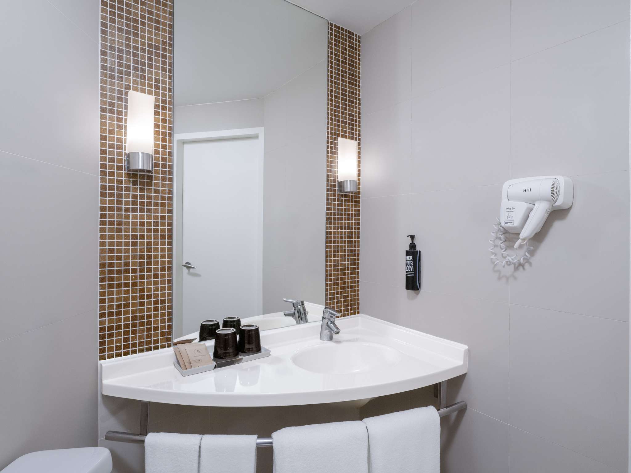 Photo - Ibis Bangkok Riverside