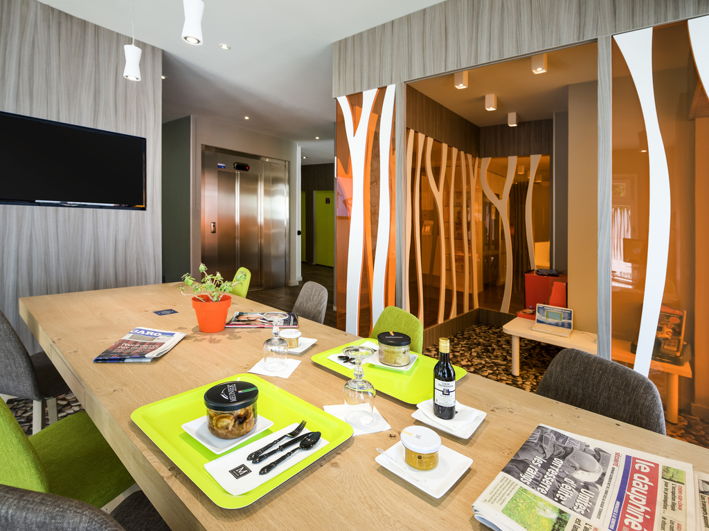 Ibis Styles Annemasse Genve - Breakfast Included - Image4