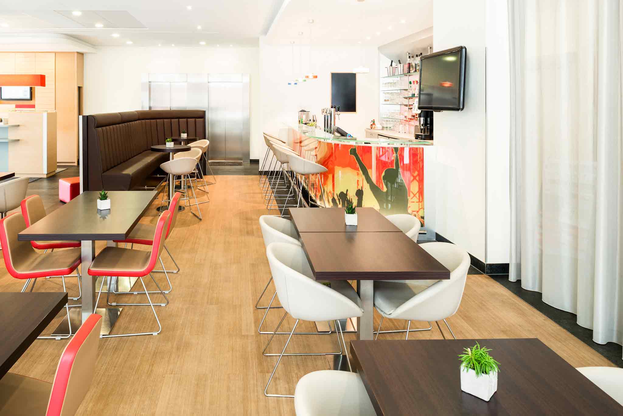 Photo - ibis Esch Belval