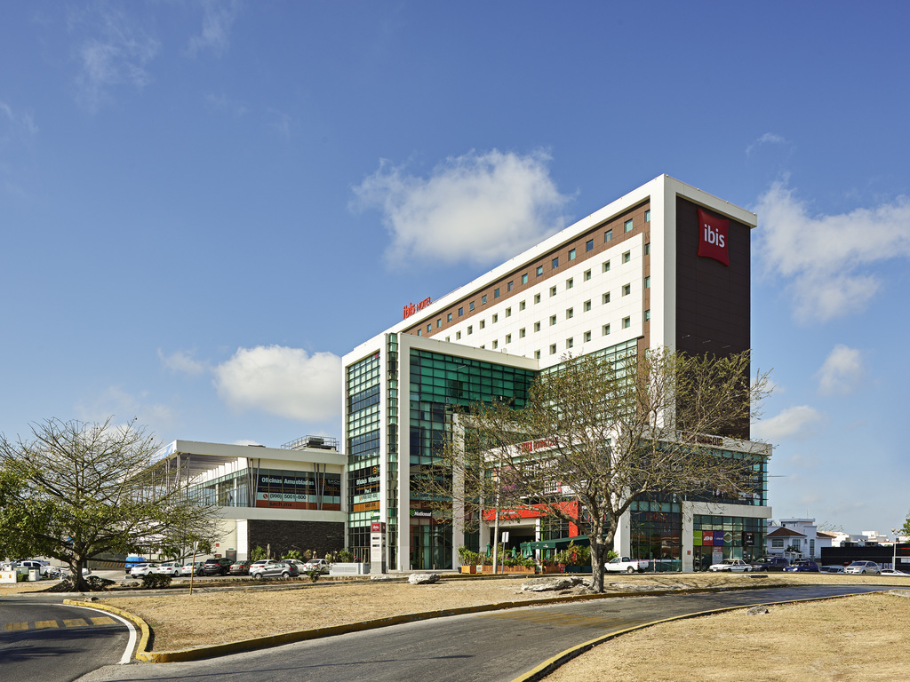 ibis Cancun Centro - Image 1