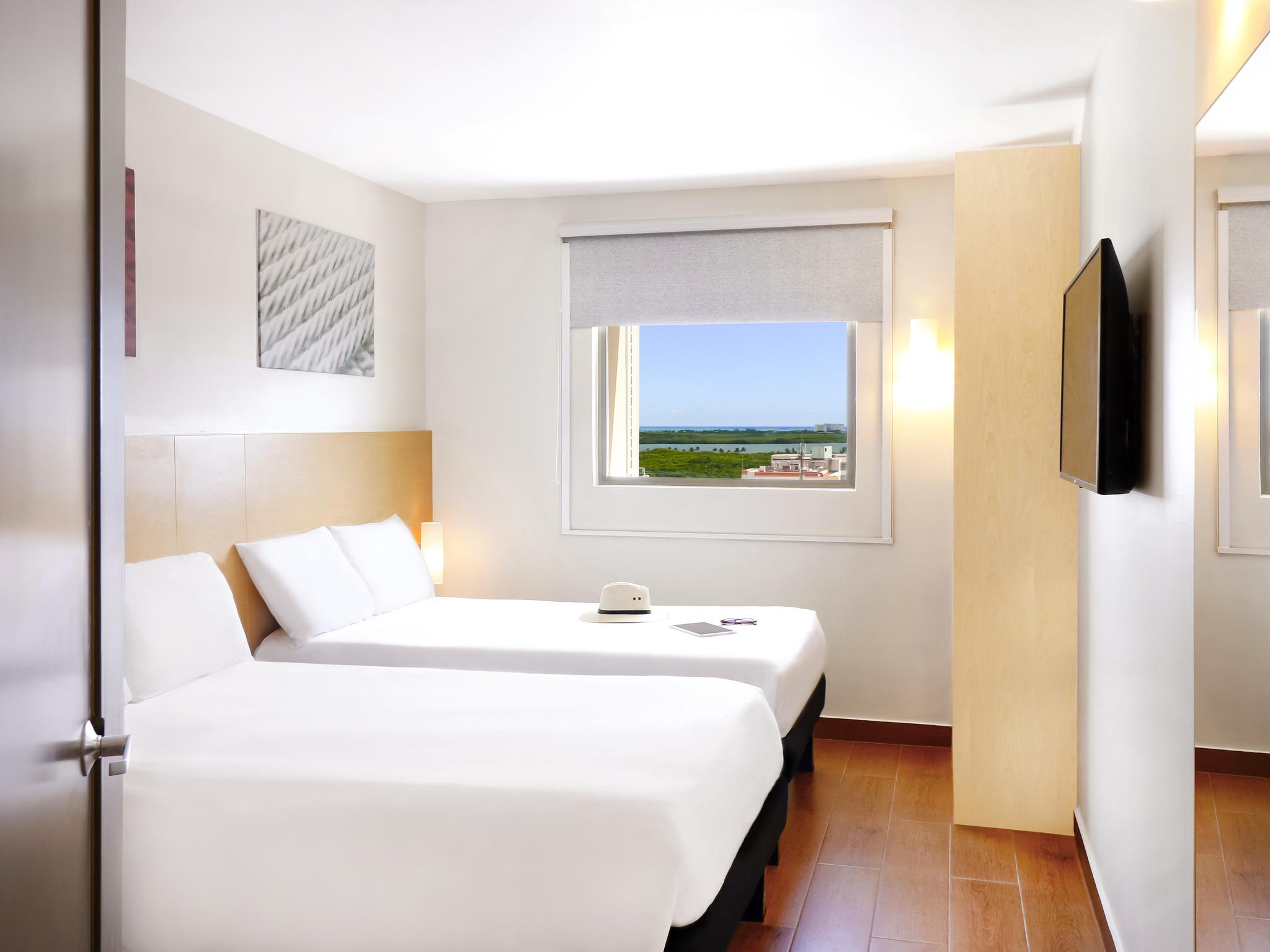 Photo - Ibis Cancun Centro