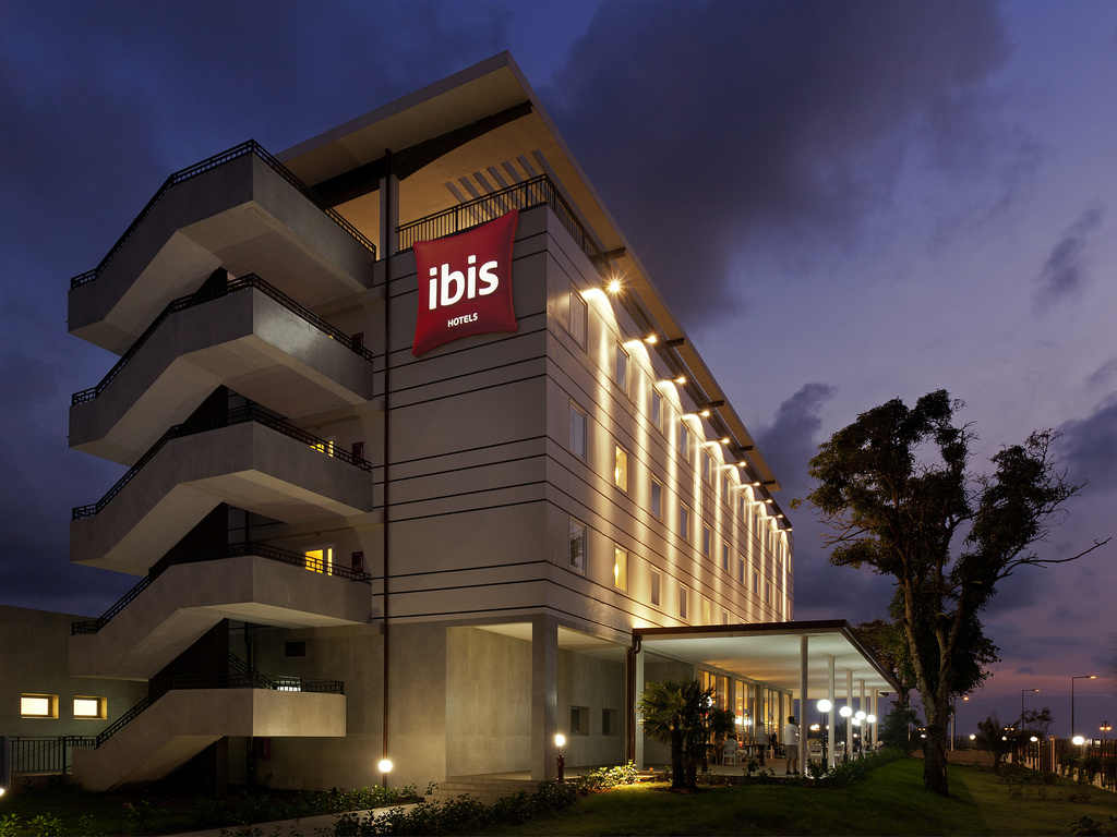 ibis Bata - Image 1