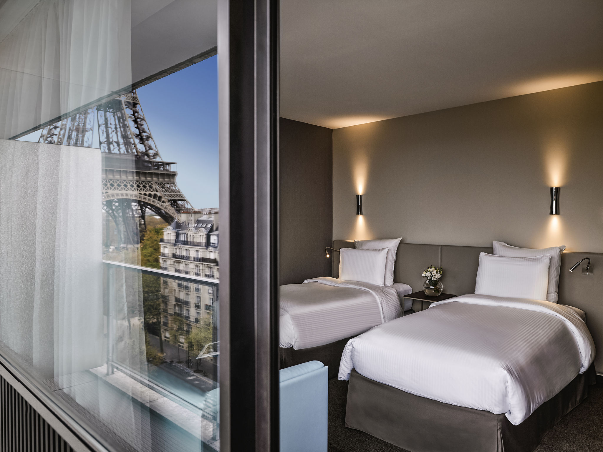 Отель Pullman Paris Tour Eiffel