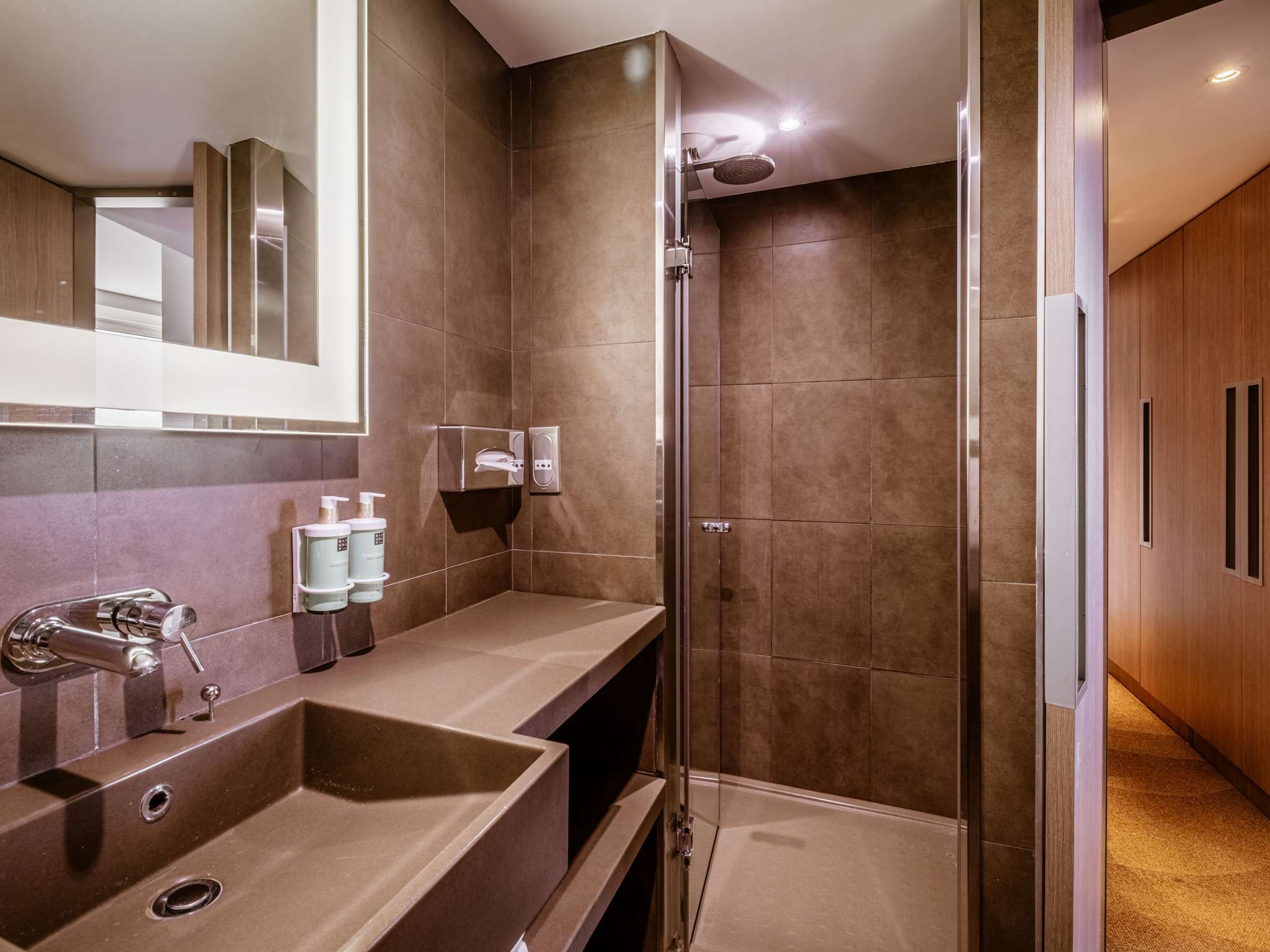 Foto - Novotel Lyon Centre-Confluence Bord de Saone