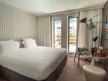 SUPERIOR ROOM with 1 queen size bed, photo 1