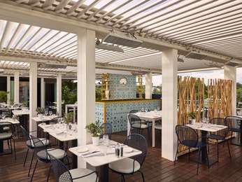 Rooftop Molitor restaurant picture