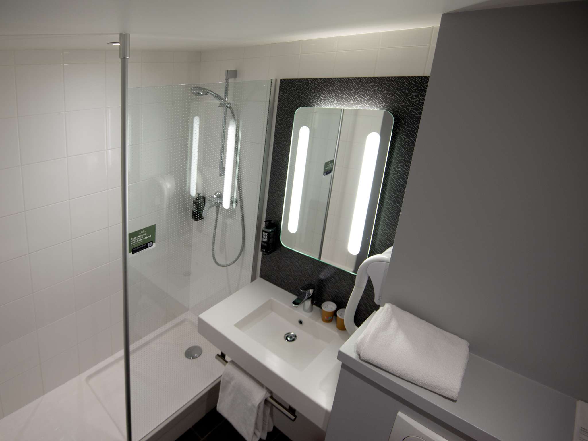 Foto - Ibis Saint-Genis-Pouilly Genève