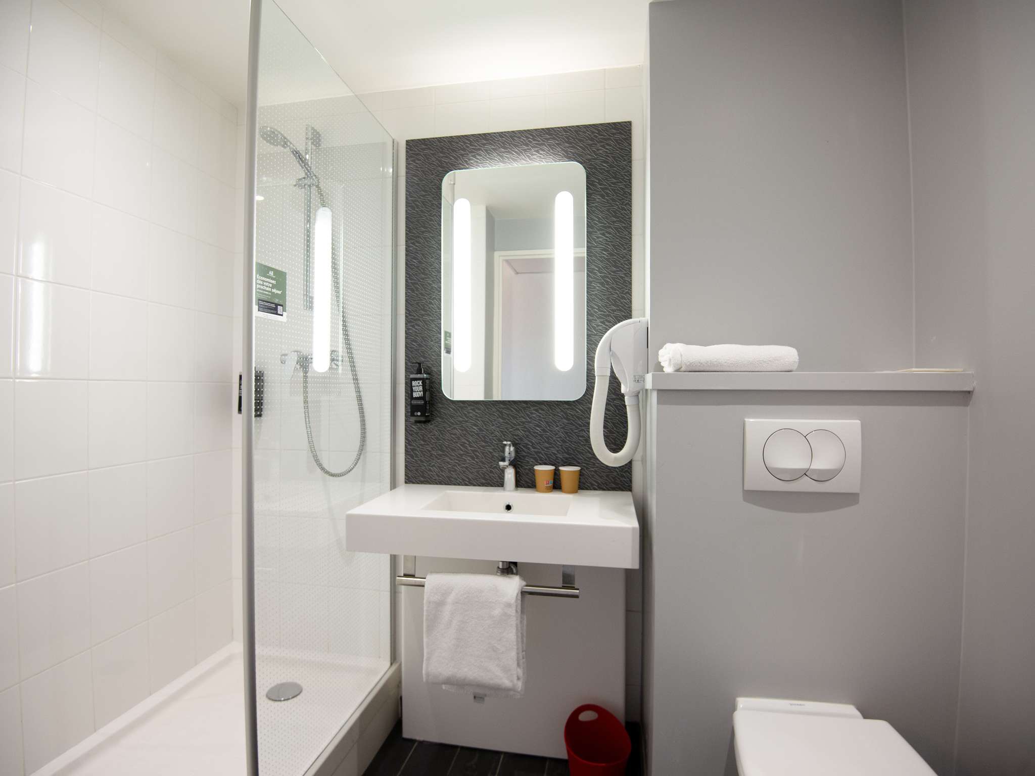 Foto - Ibis Saint-Genis-Pouilly Genève