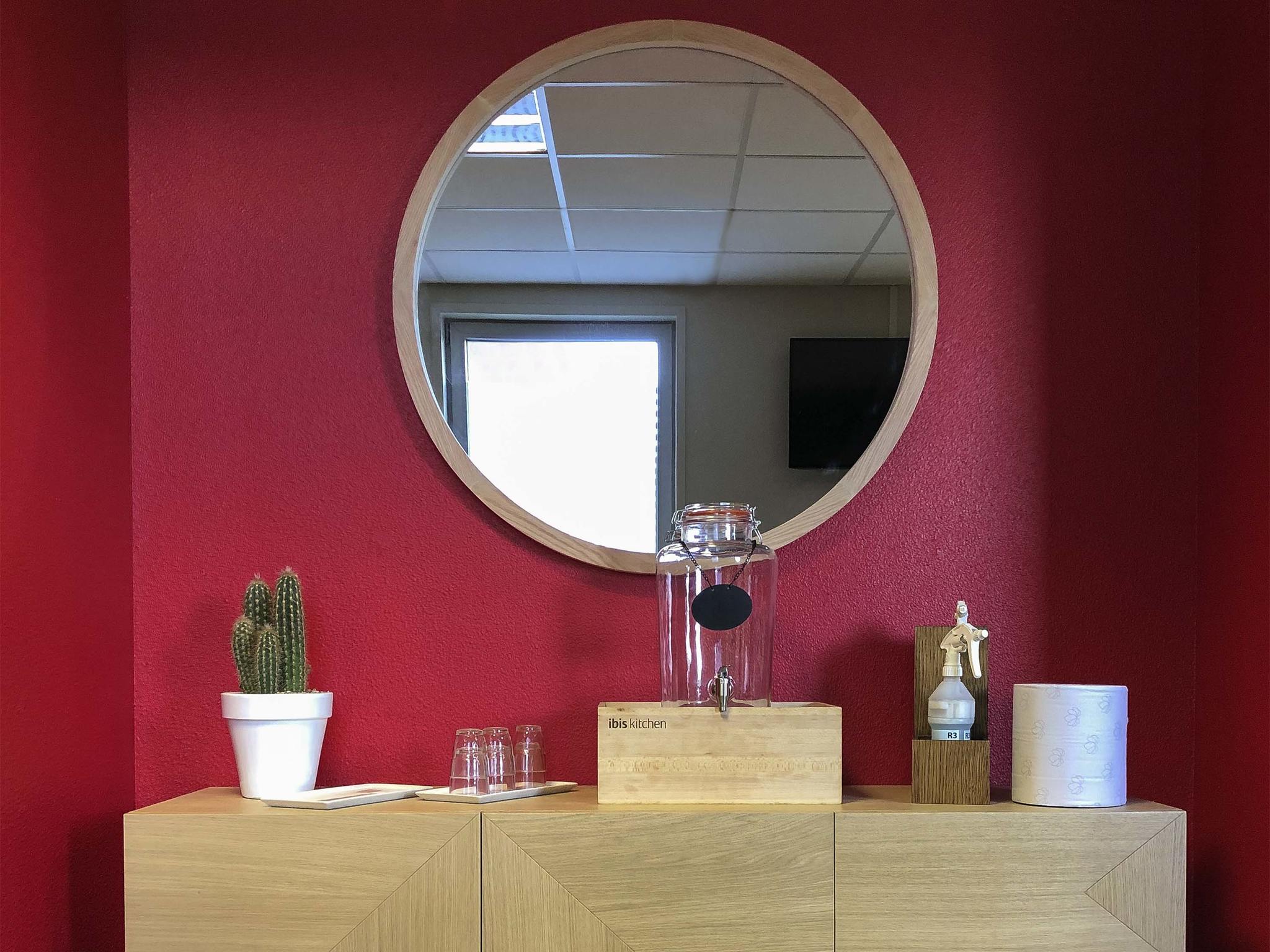 Foto - Ibis Saint-Genis-Pouilly Genève