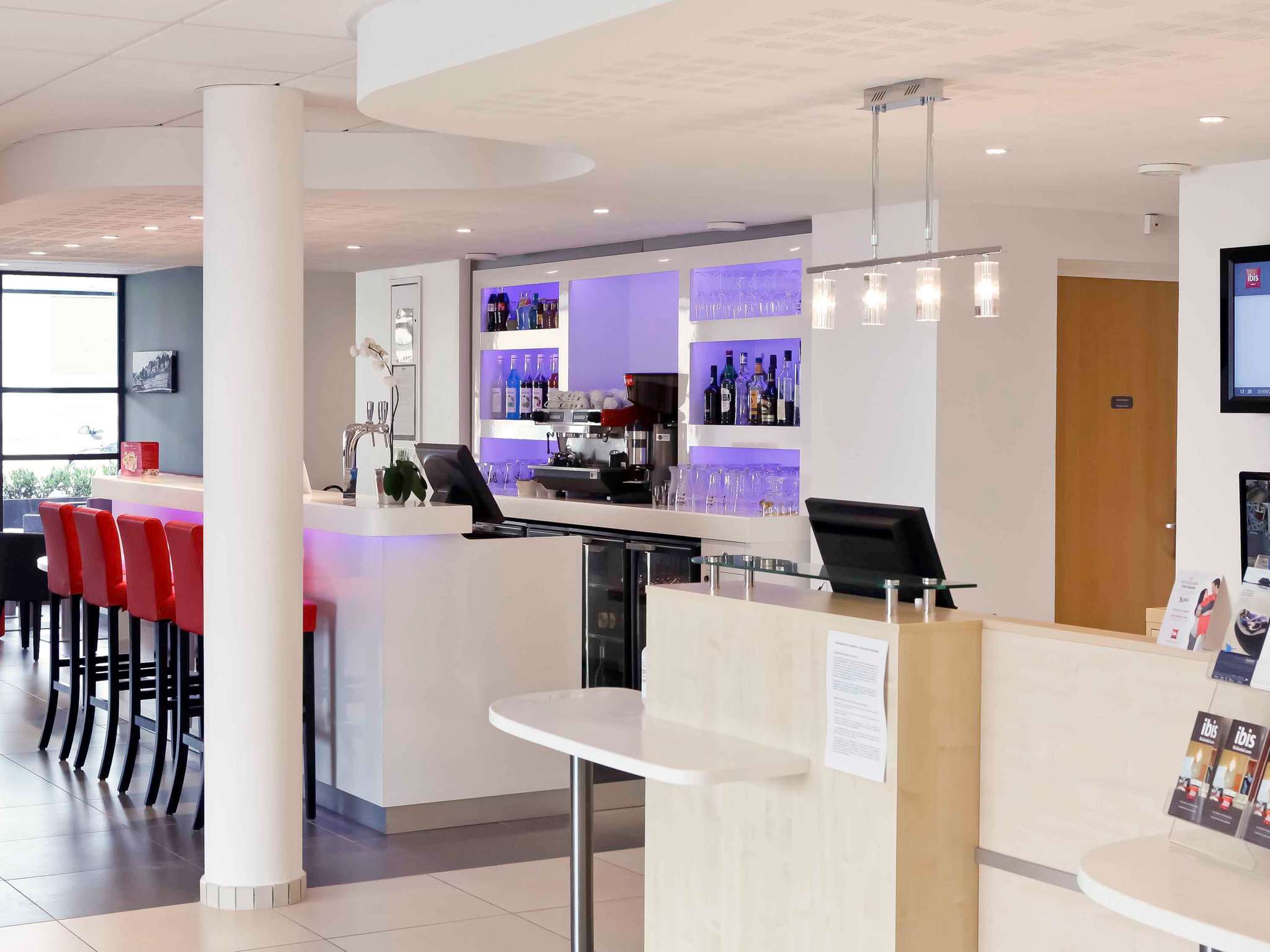 Ибис икс. Hotel ibis Lyon. Отель Ибис Казань. Отель Лион Восточная 4 Москва. Ibis Superior Room with one large Bed