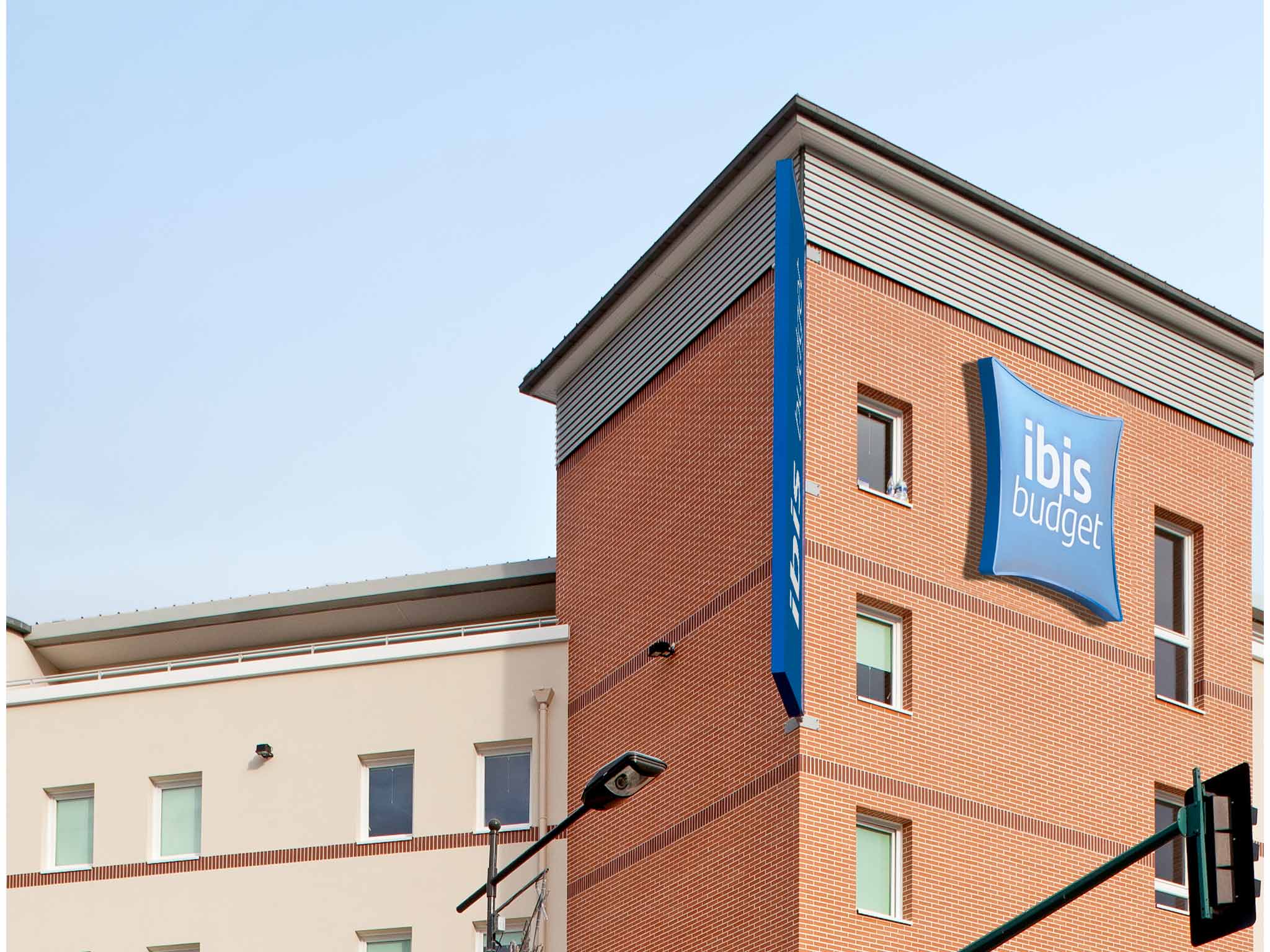 Hotel Bord De Seine Mantes La Jolie