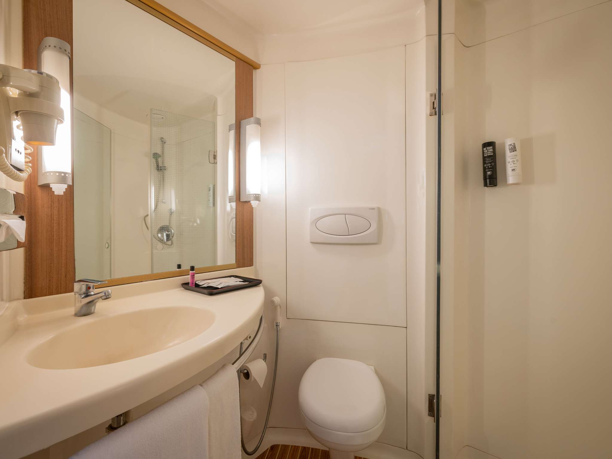 Photo - ibis New Delhi Aerocity - An Accor Brand