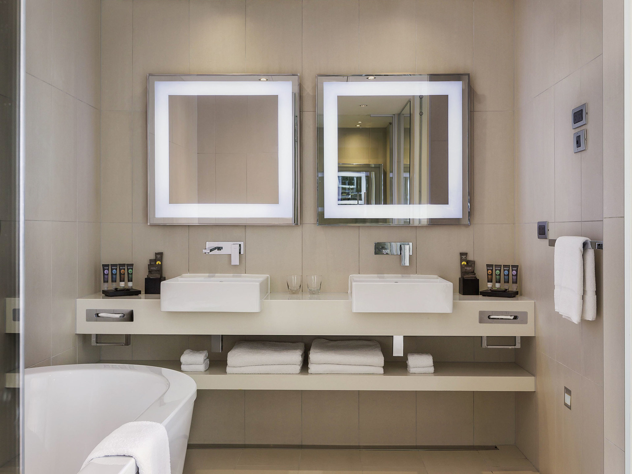 Photo - Novotel Auckland Airport