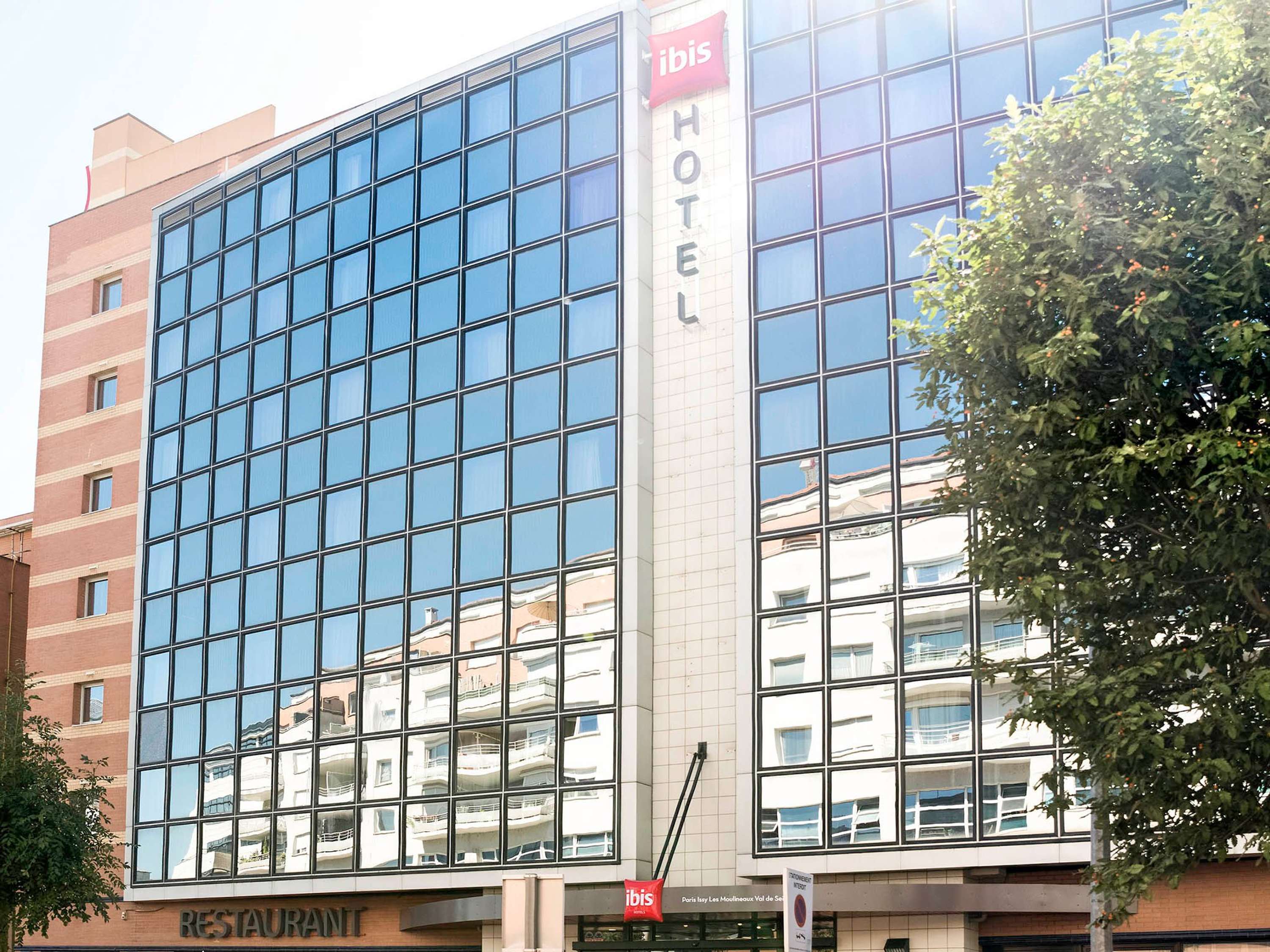 宜必思巴黎思伊西莱穆利诺塞纳河谷酒店