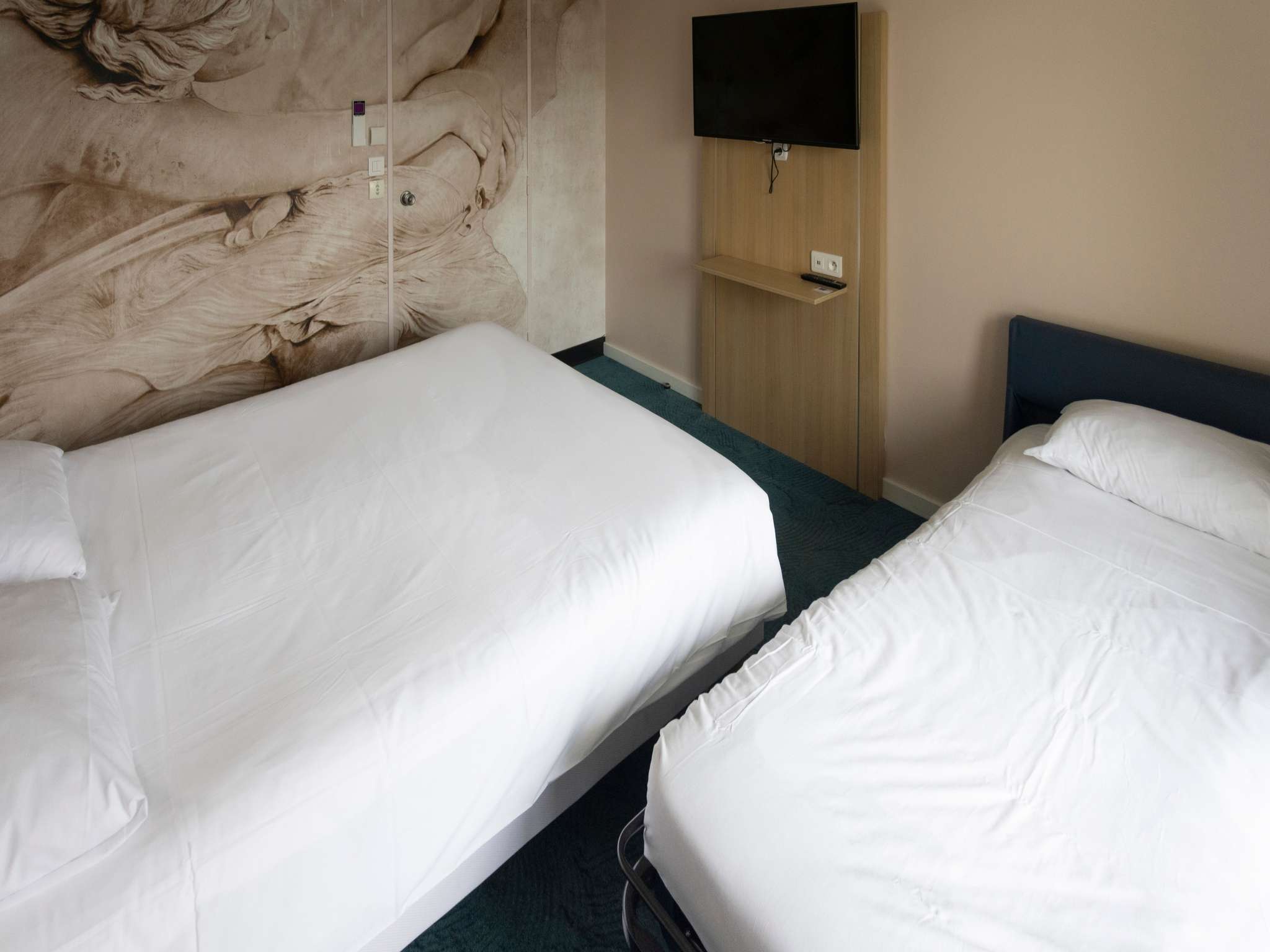 Photo - ibis Styles Chinon