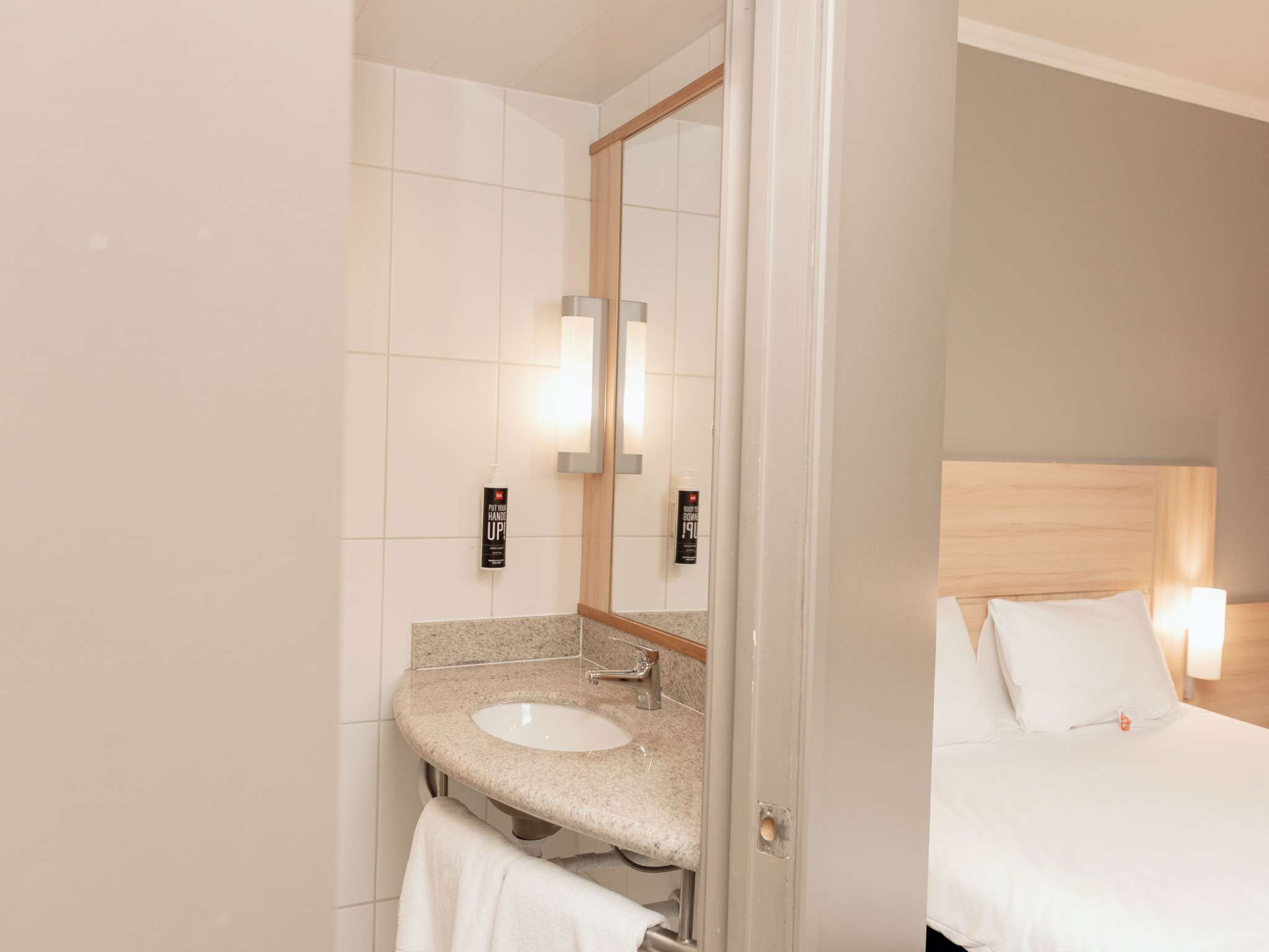 Photo - ibis Santiago Las Condes