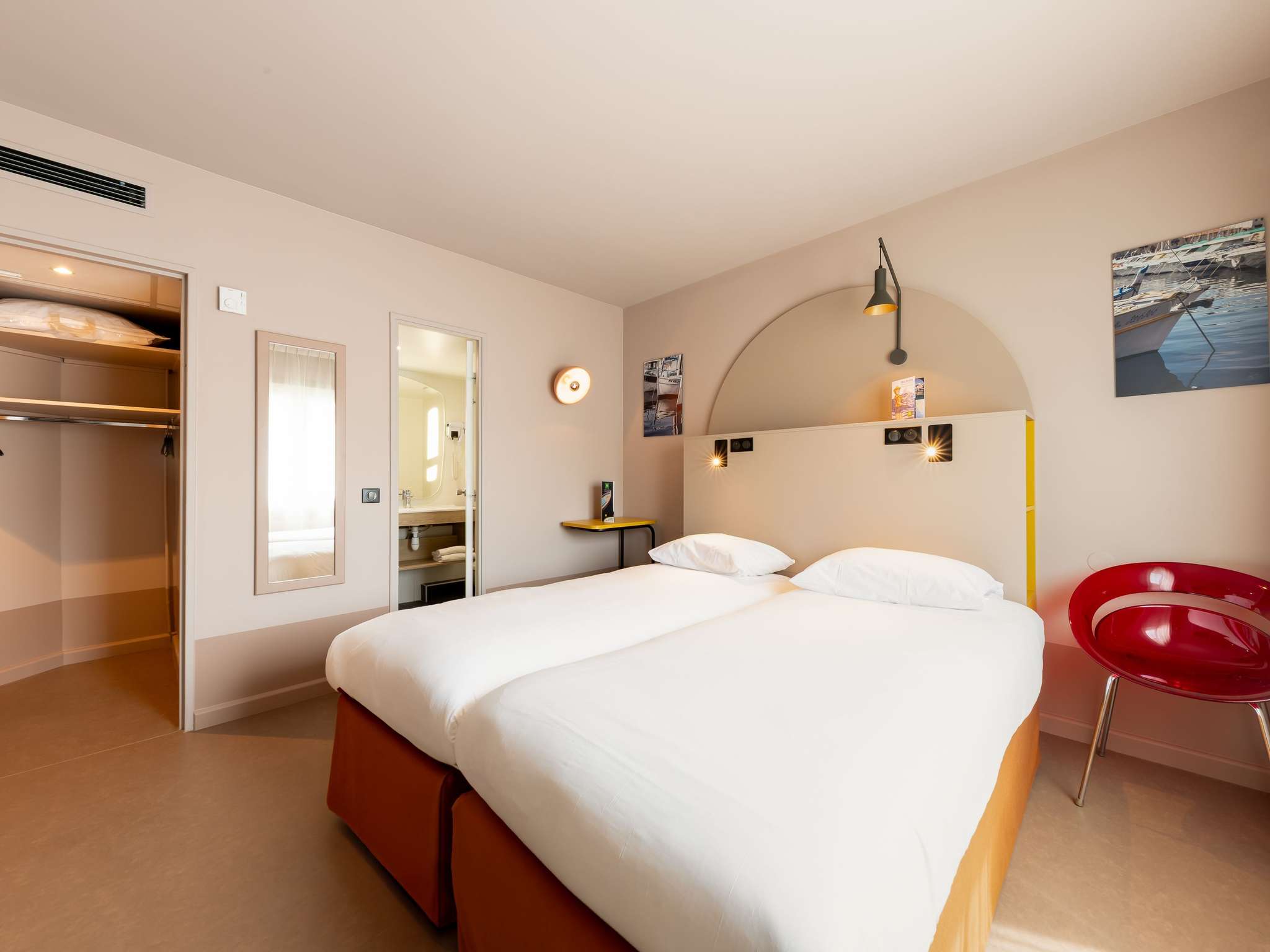 Photo - ibis Styles Marseille Centre Prado Place Castellane