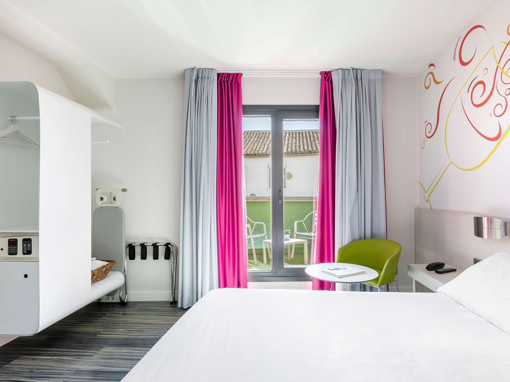 Photo - Ibis Styles Madrid Prado