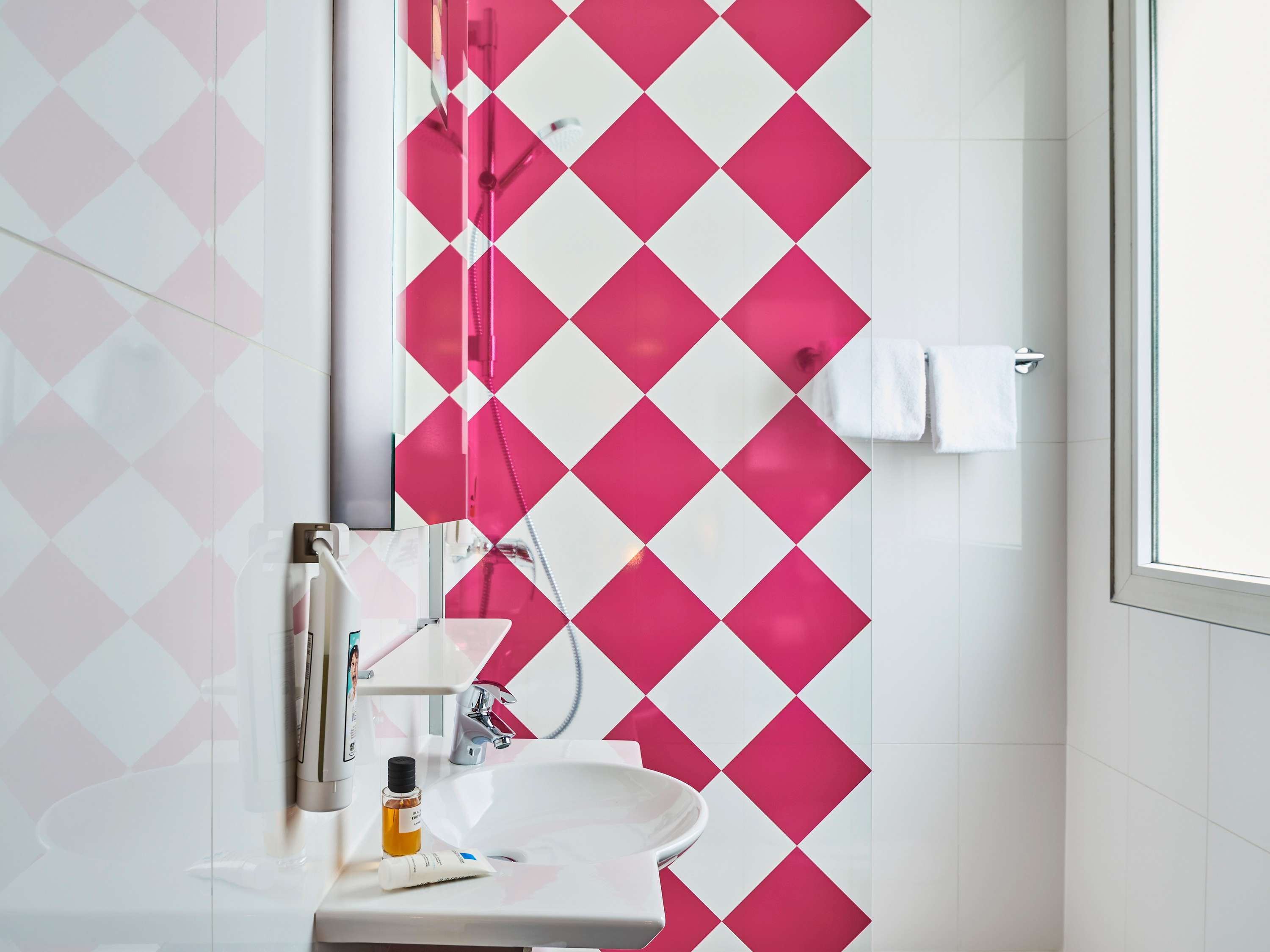 Chambre standard avec 2 lits simples — photo 5