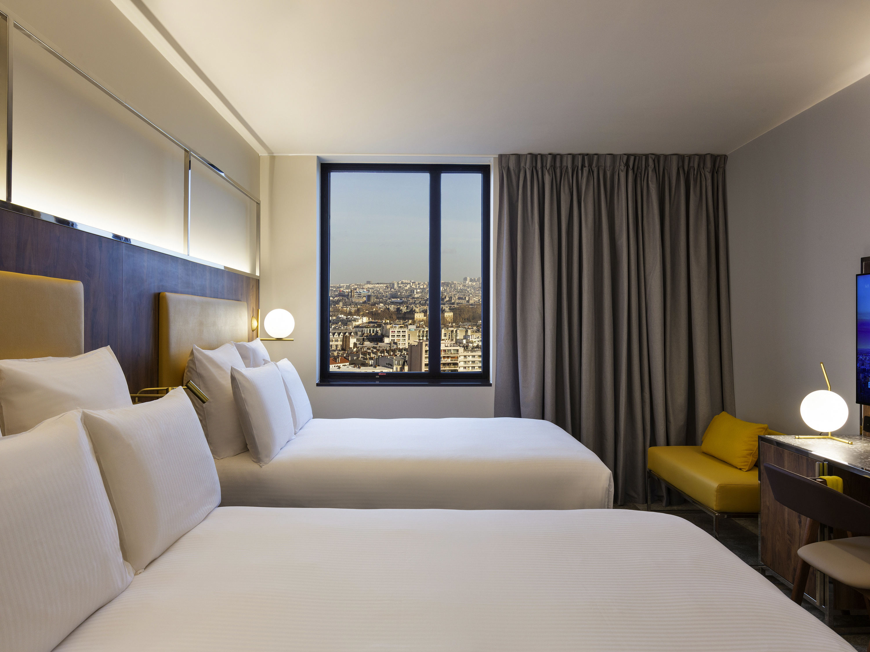 CHAMBRE FAMILLE DELUXE, 2 lits doubles (140x200cm), vue sur Paris — photo 2