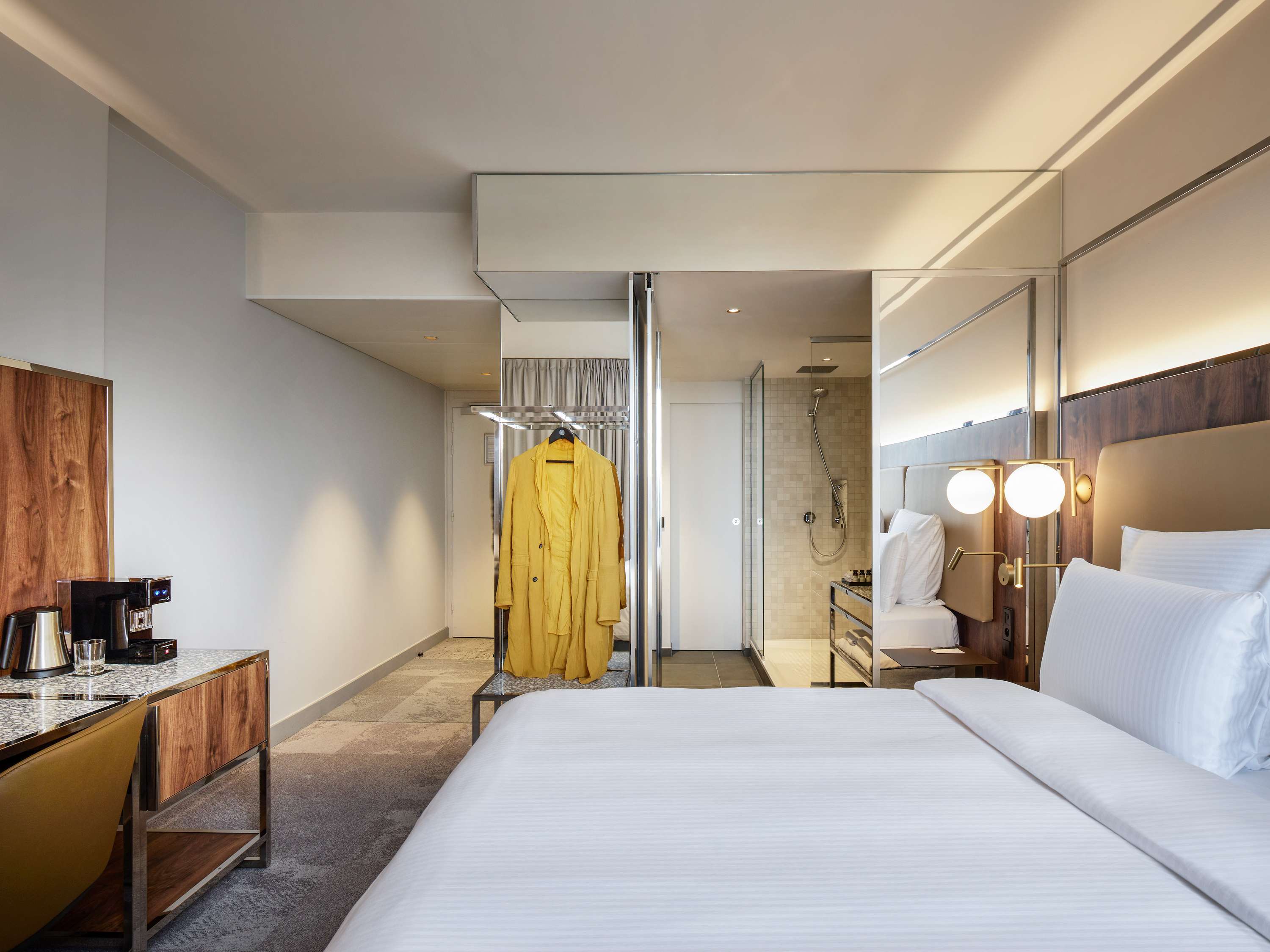 CHAMBRE FAMILLE DELUXE, 2 chambres, 4 lits doubles, vue sur Paris — photo 3