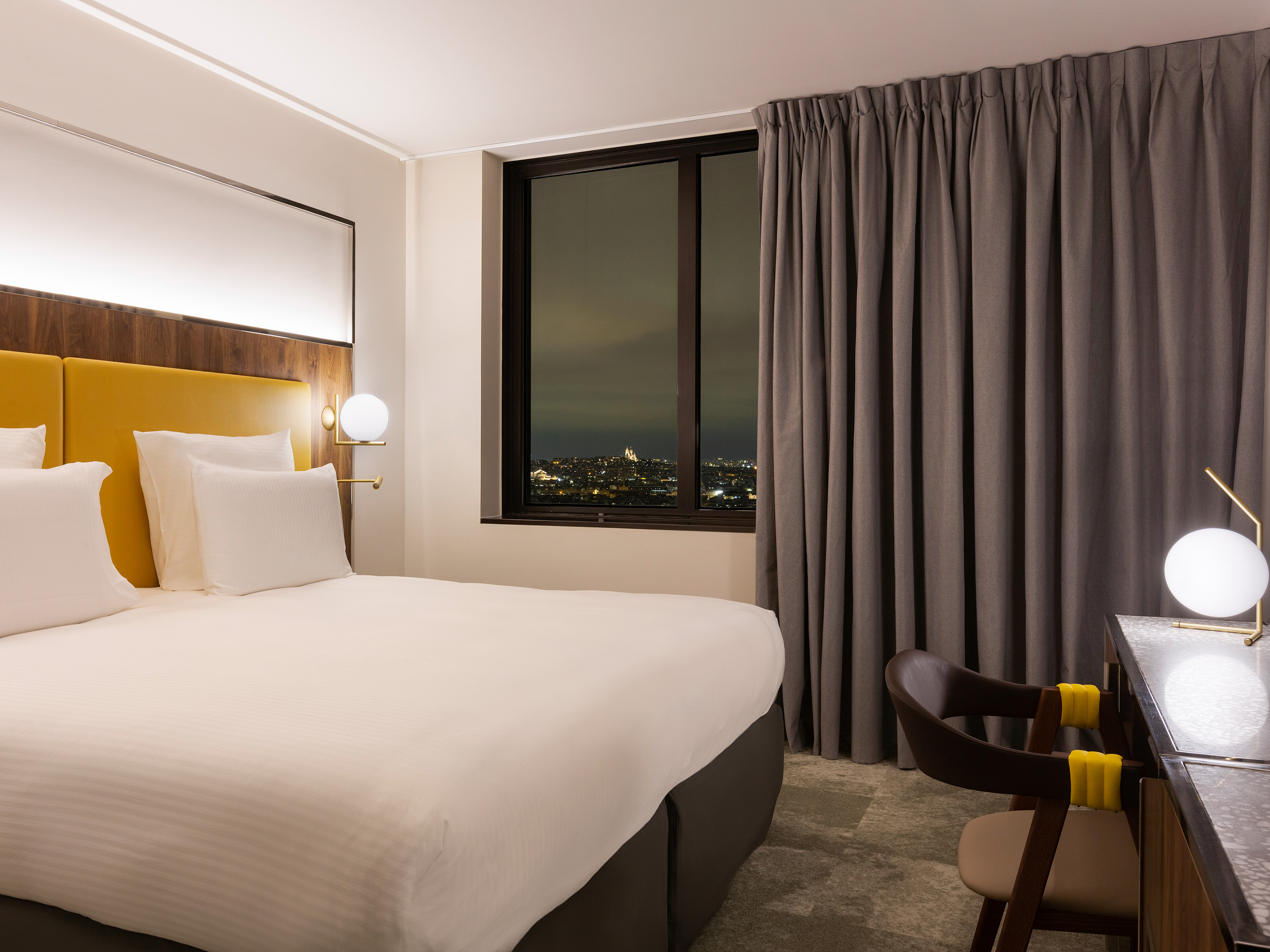 CHAMBRE DELUXE PREMIUM, 1 lit King size, vue sur Paris Sacré-Coeur — photo 1