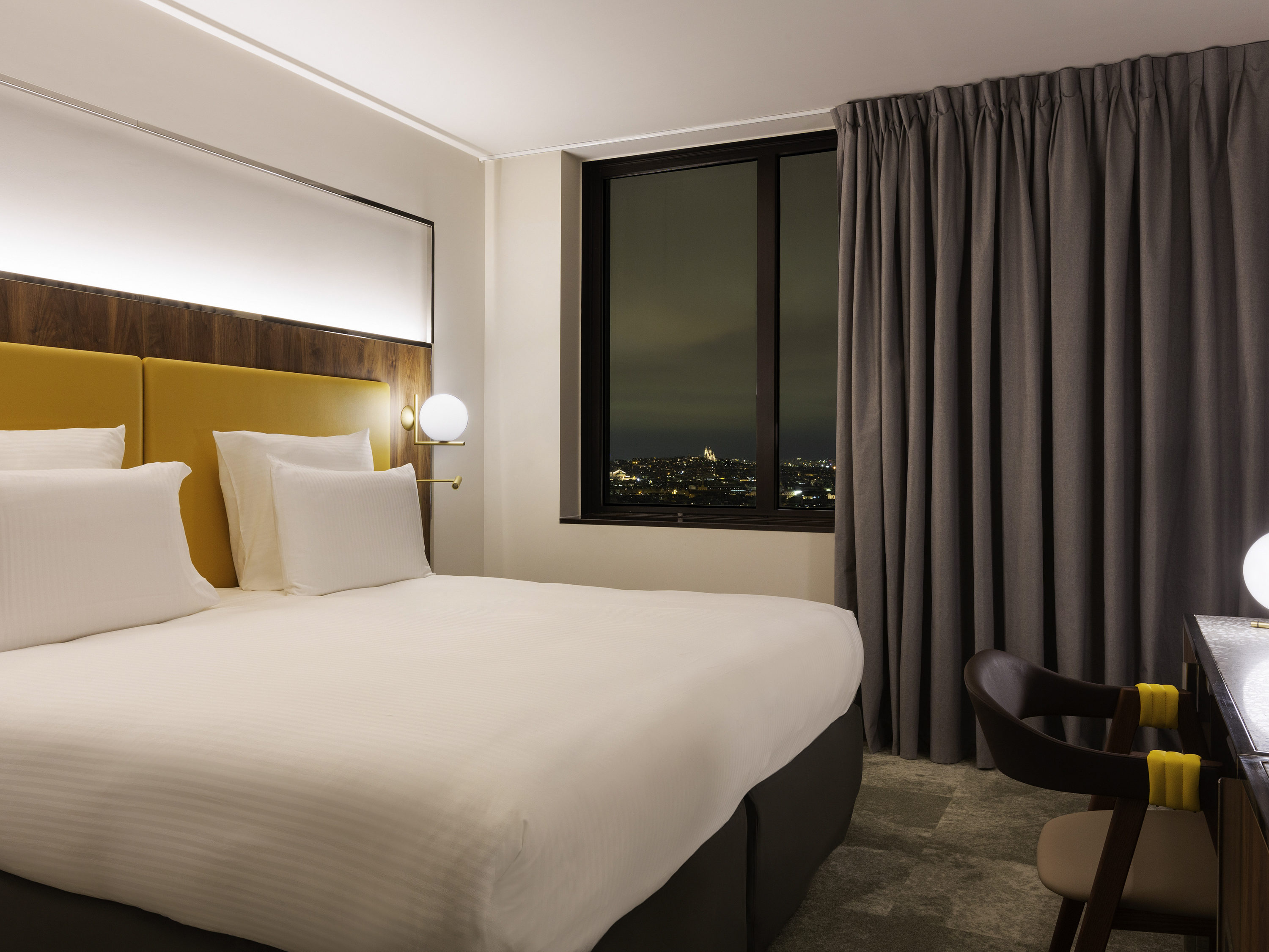 CHAMBRE FAMILLE DELUXE PREMIUM, 2 chambres communicantes 1 lit King 2 lits simples, vue Paris — photo 1