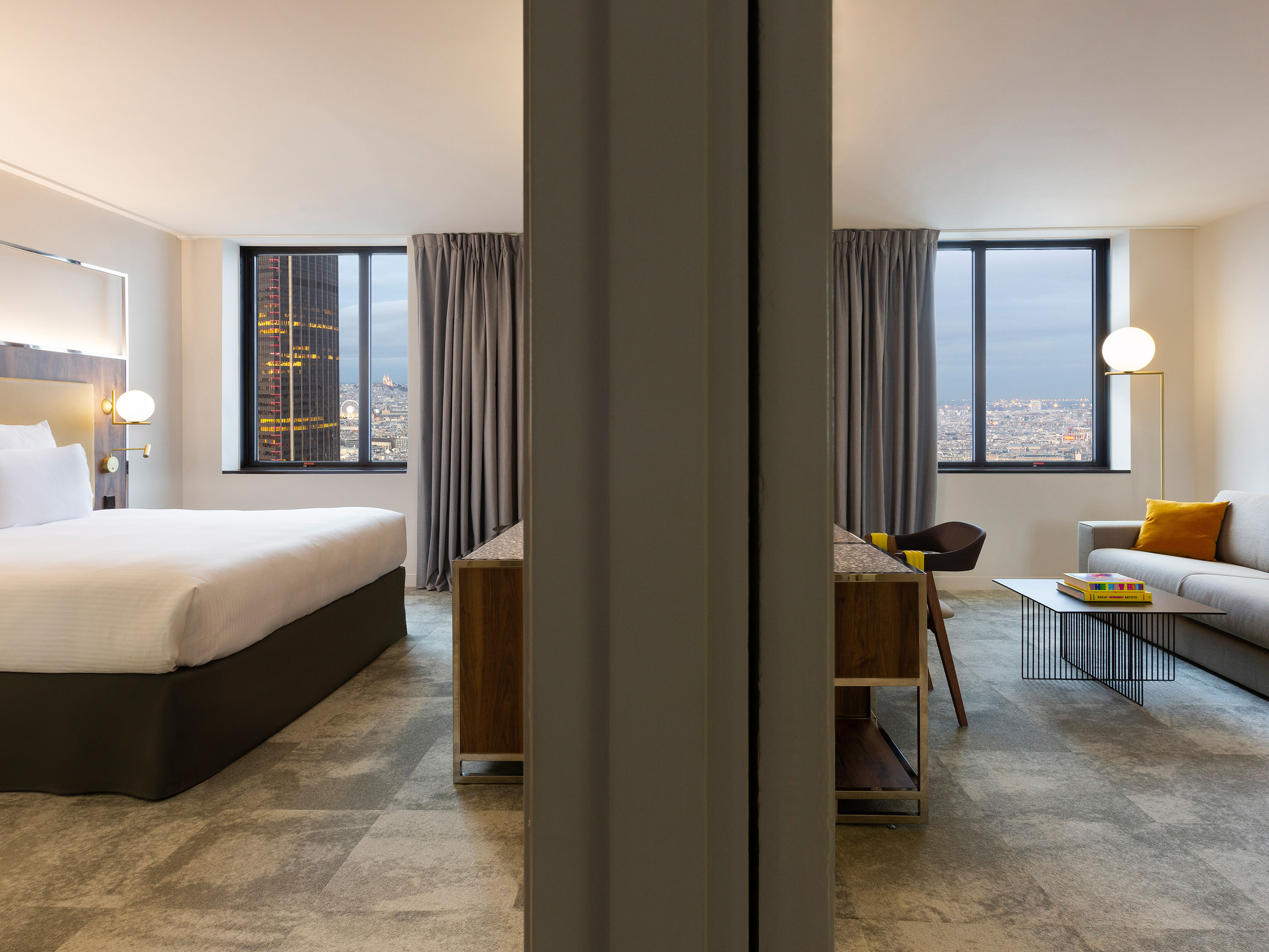 SUITE DELUXE, 1 lit King Size et 1 canapé, vue sur Paris — photo 1