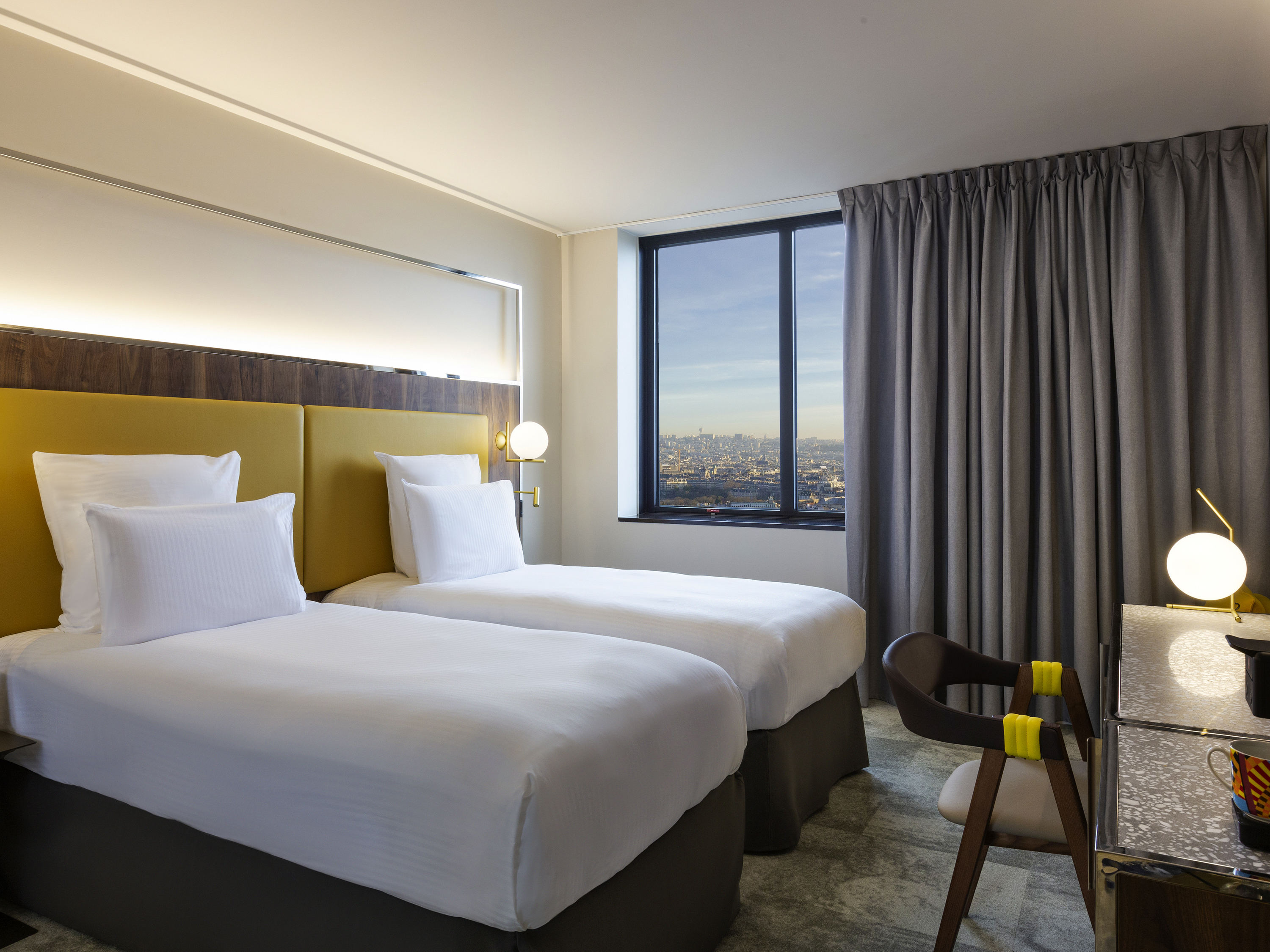 CHAMBRE DELUXE, 2 lits simples, vue sur Paris — photo 1