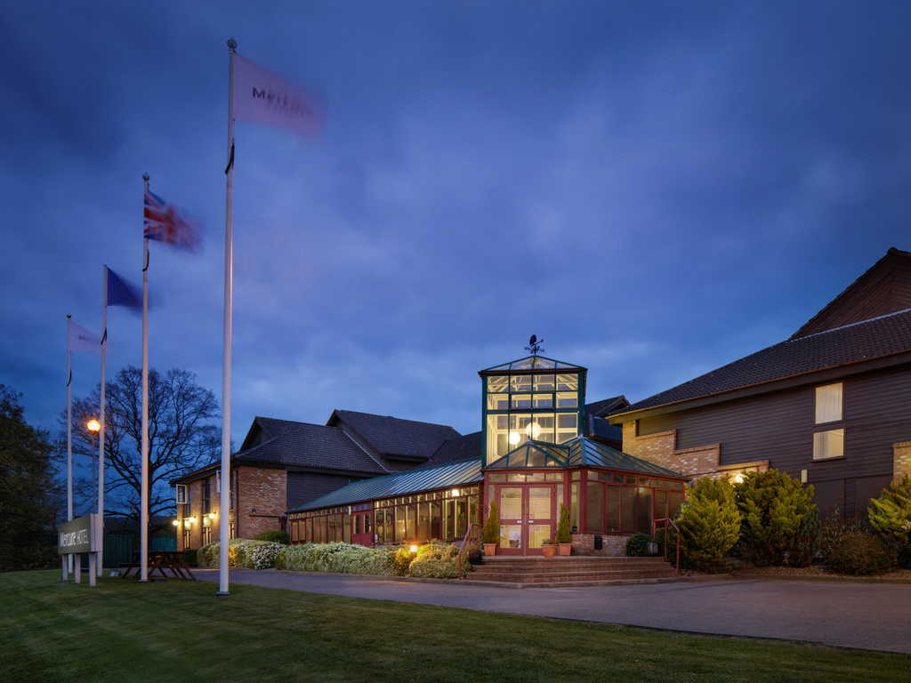 Mercure Hatfield Oak Hotel - Image 1