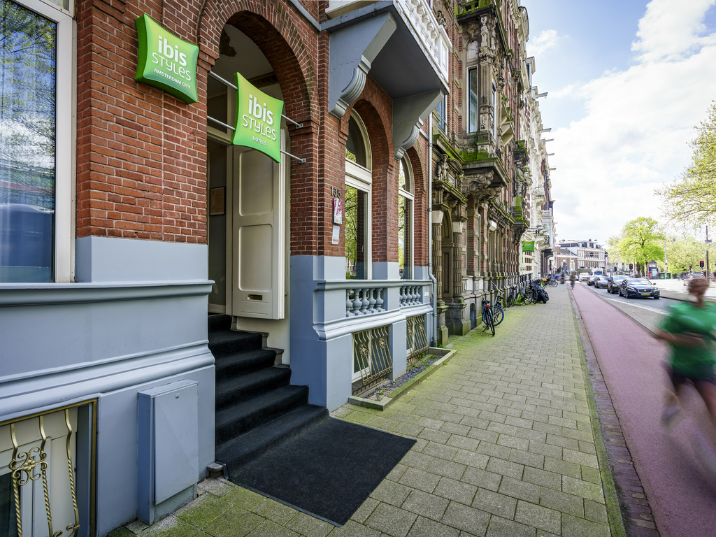 ibis Styles Amsterdam City - Image 1