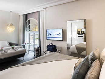 Deluxe Family Room, 1 king-size bed or 2 single beds, and a sofa bed
