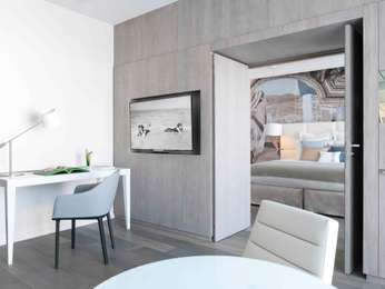 Duplex/single-story suite, 1 king-size bed or 2 single beds, and a sofa bed